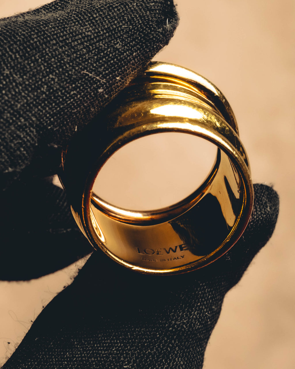 -SPECIAL- "LOEWE" 10's Sculptural gold tone ribbed ring