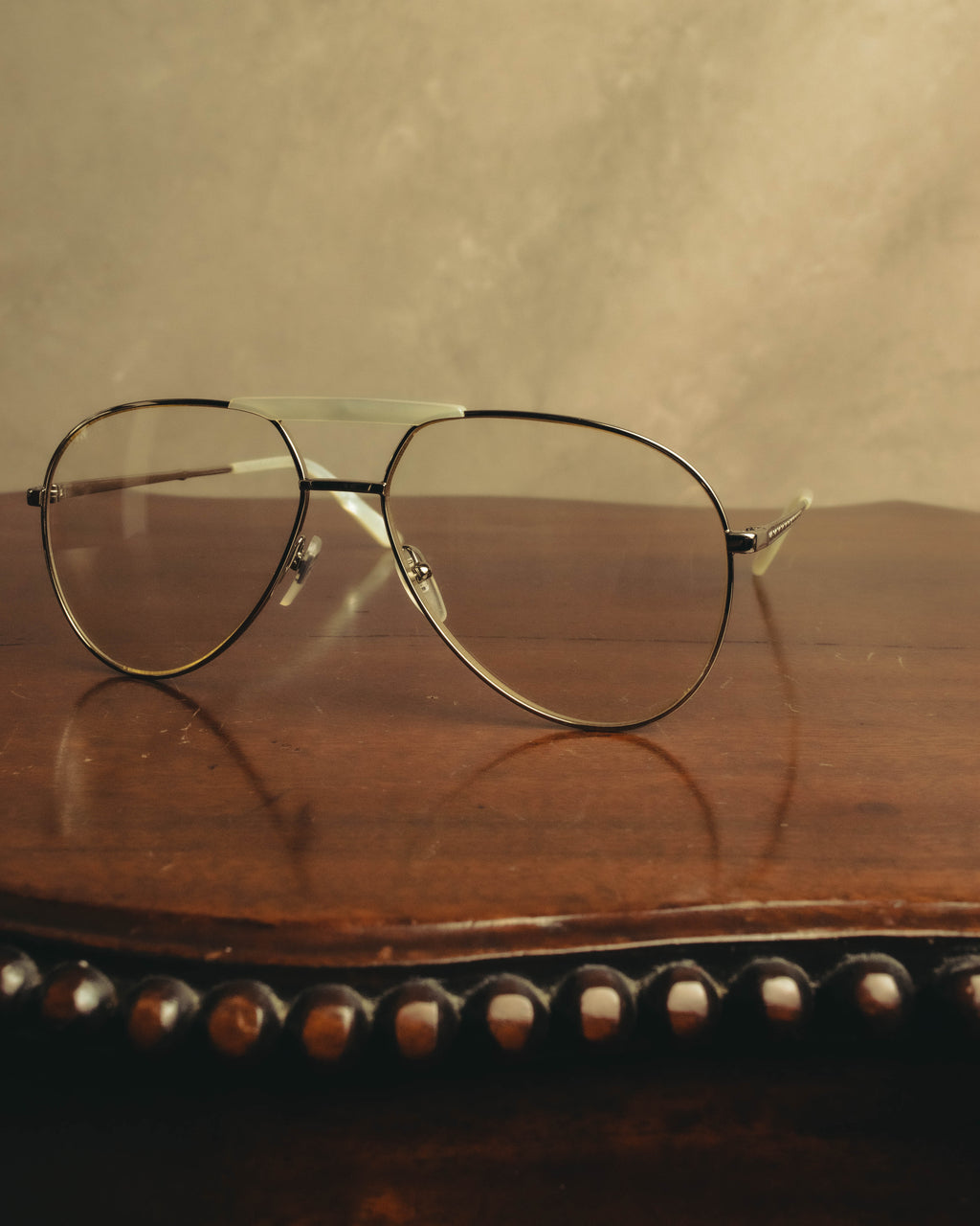 “GUCCI” 2010's Mother of pearl detail metal pilot eyewear