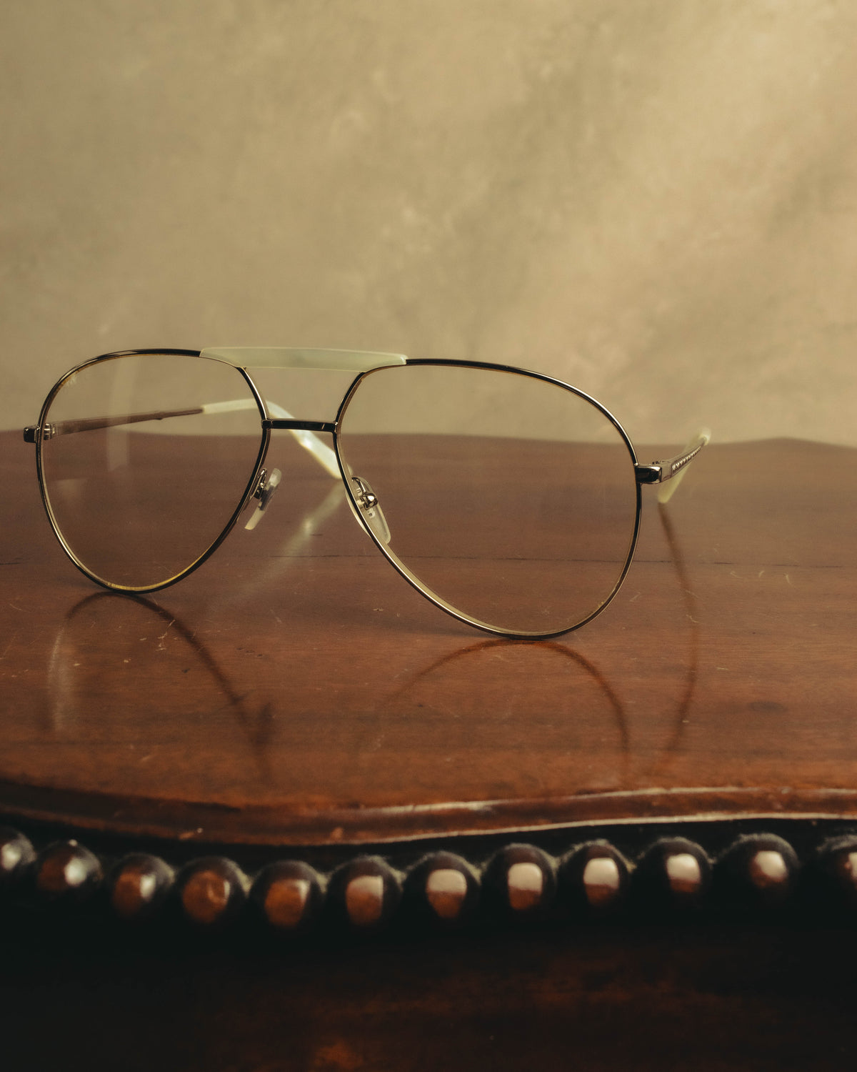 “GUCCI” 2010's Mother of pearl detail metal pilot eyewear