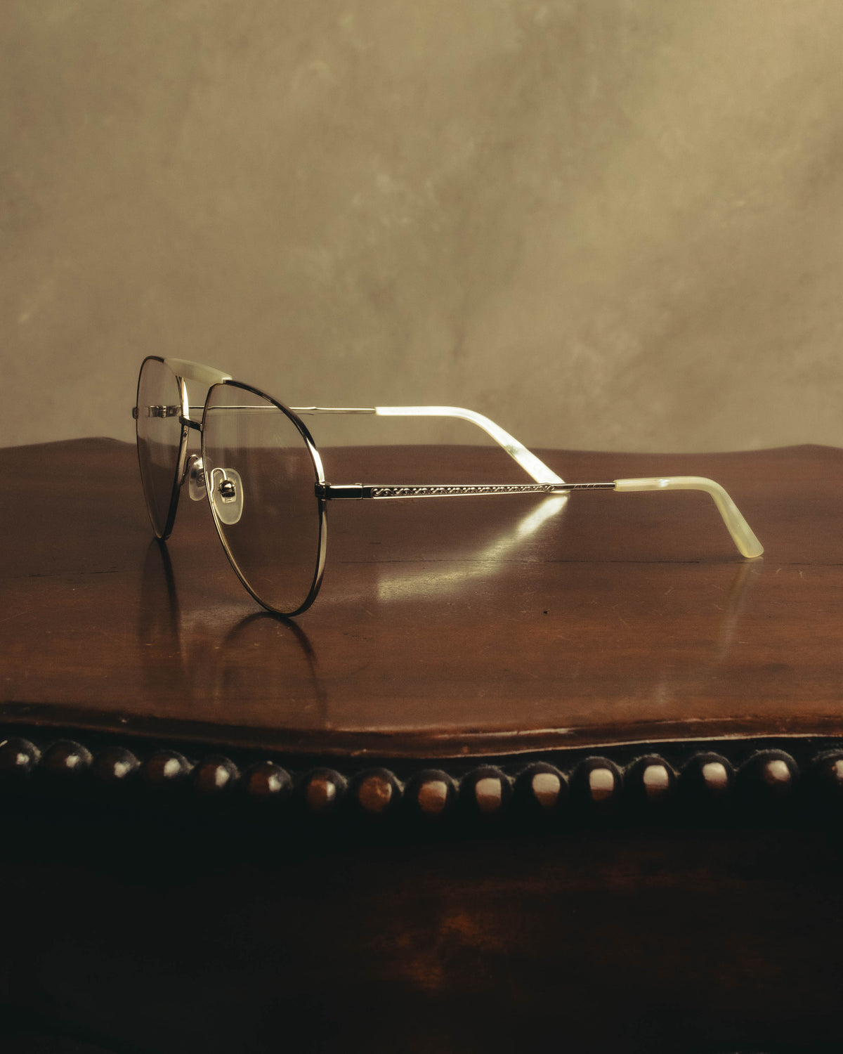 “GUCCI” 2010's Mother of pearl detail metal pilot eyewear