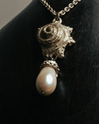“KENZO” 80’s-90’s Sculptural shell pearl pendant necklace