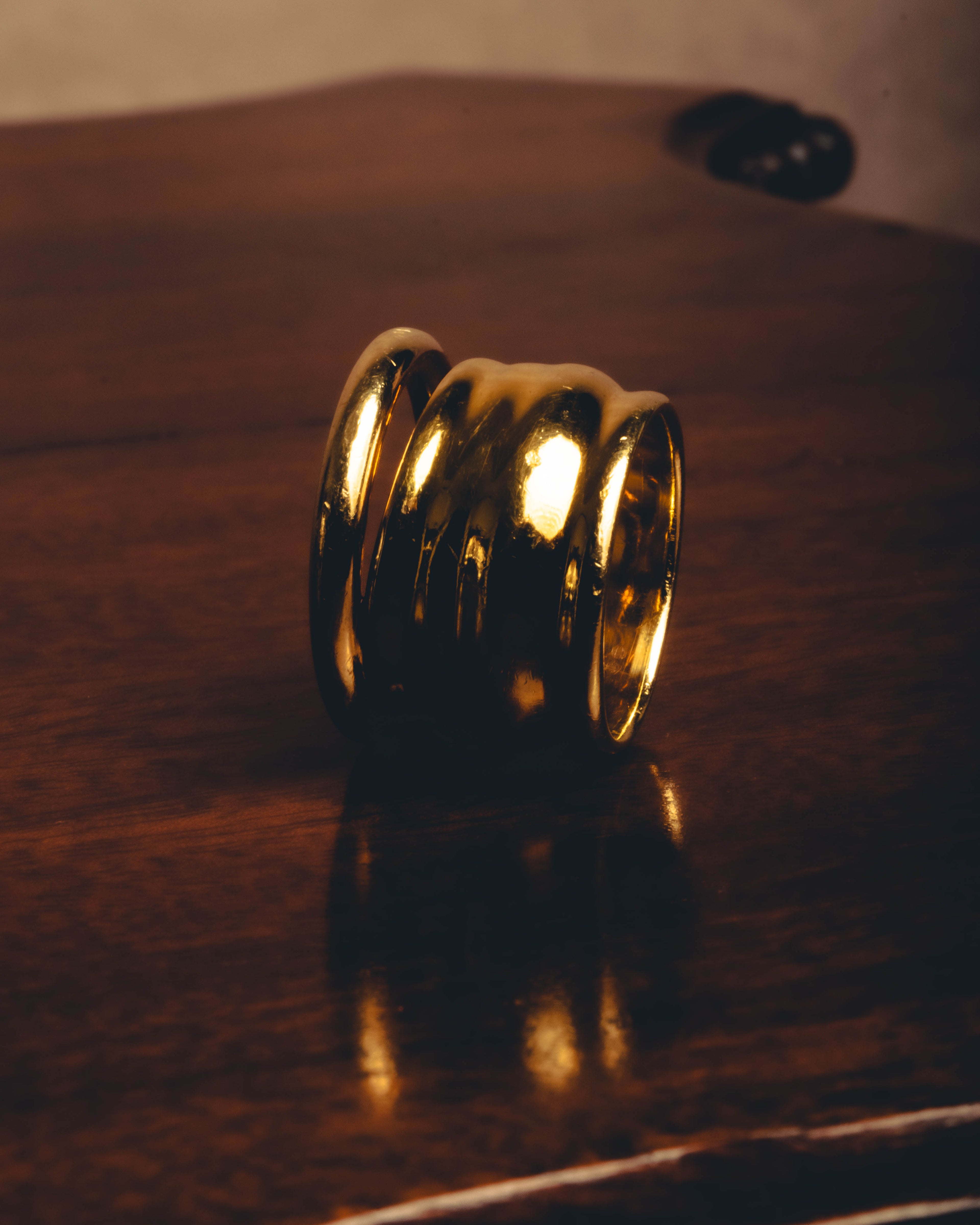 -SPECIAL- "LOEWE" 10's Sculptural gold tone ribbed ring