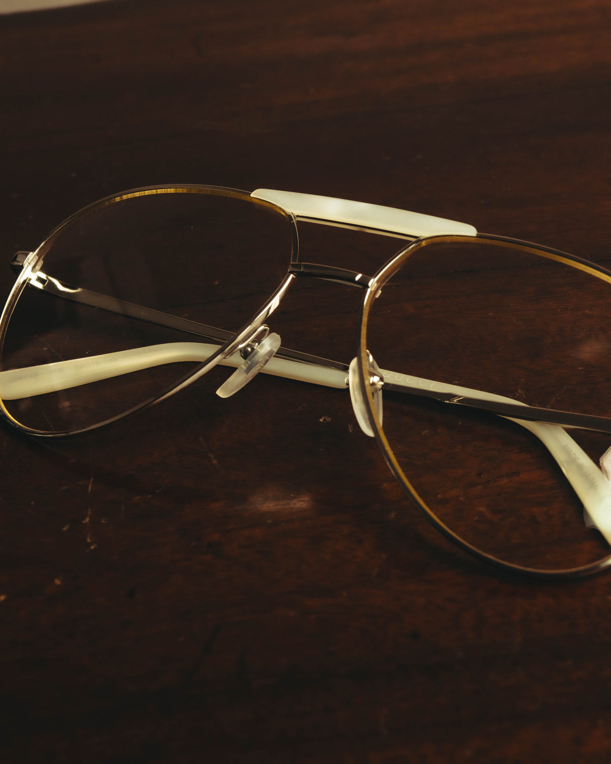 “GUCCI” 2010's Mother of pearl detail metal pilot eyewear