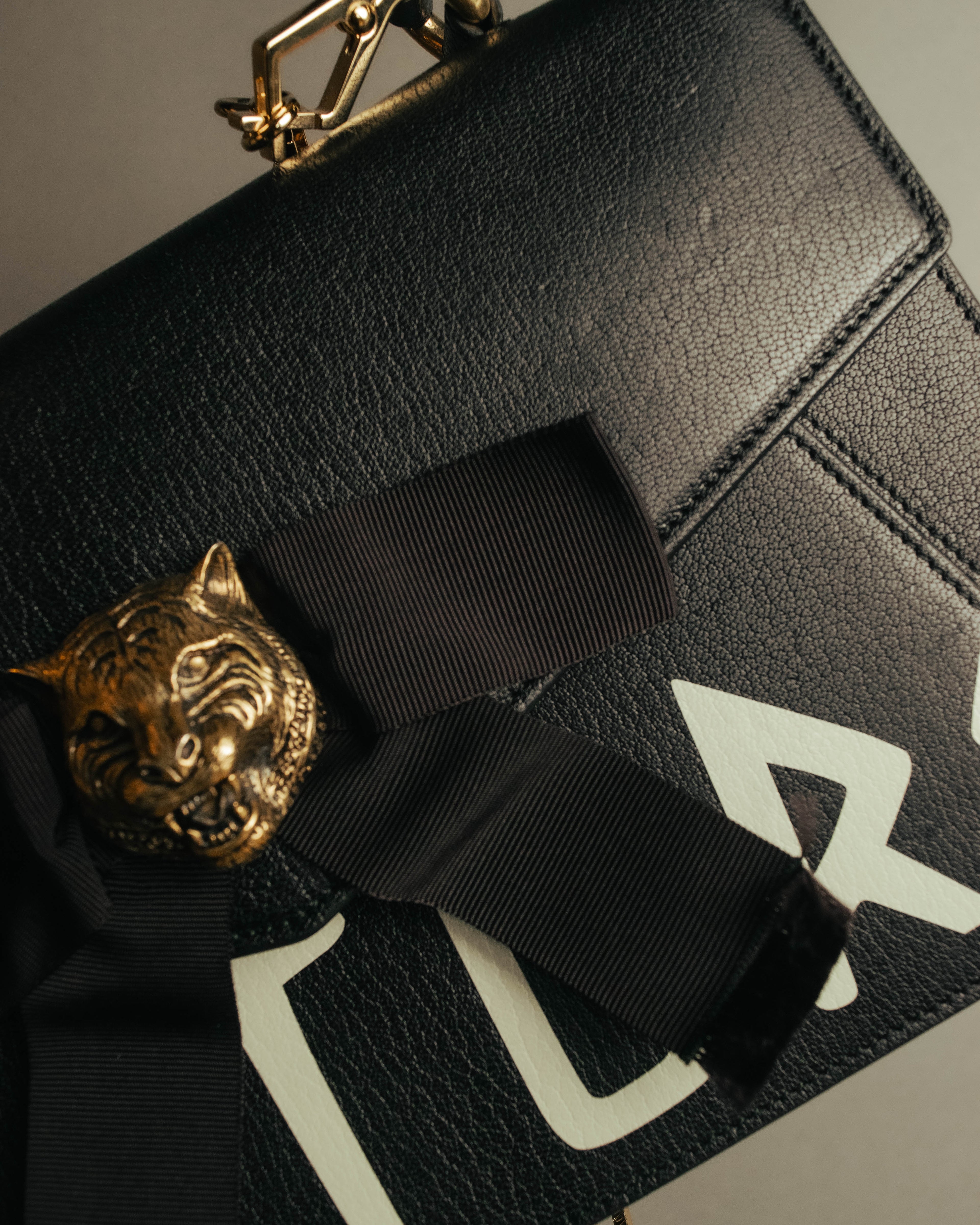-SPECIAL- “GUCCI” Michele period Punk tiger head leather shoulder bag