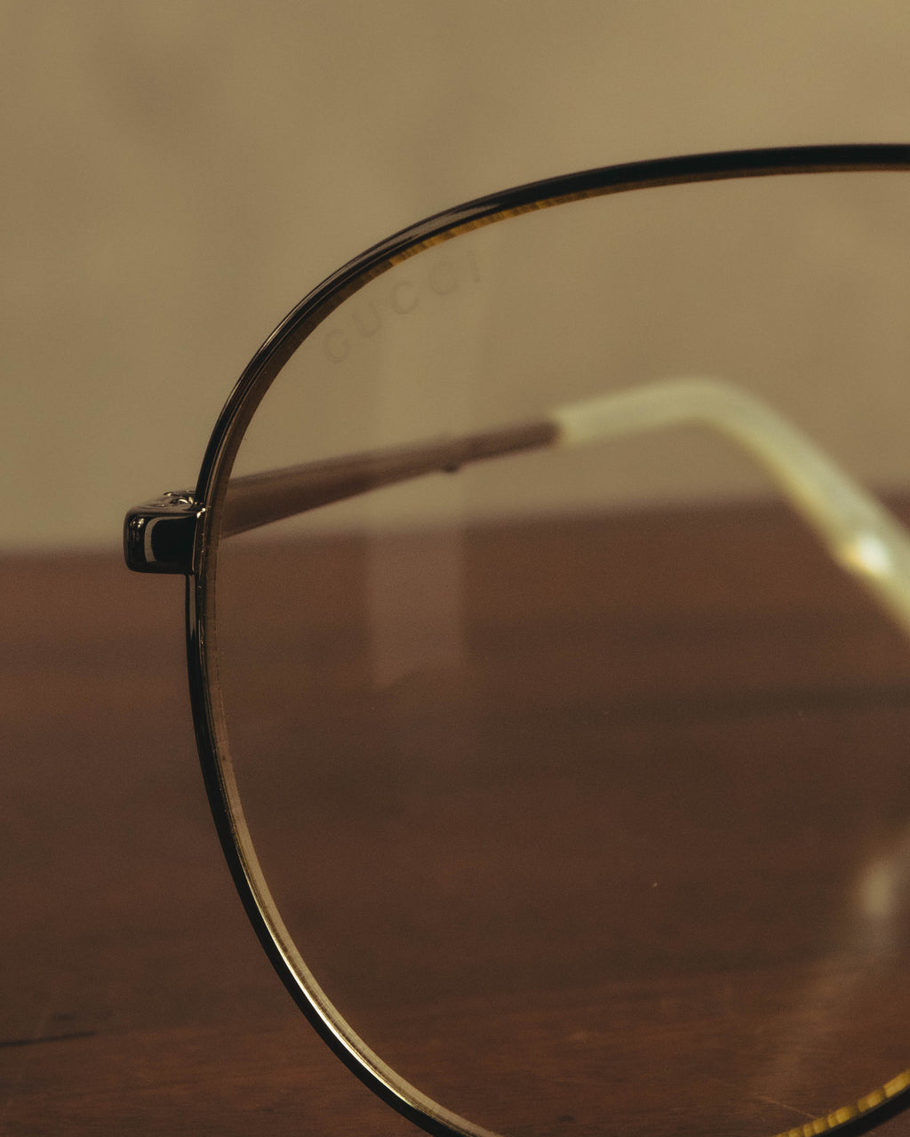 “GUCCI” 2010's Mother of pearl detail metal pilot eyewear