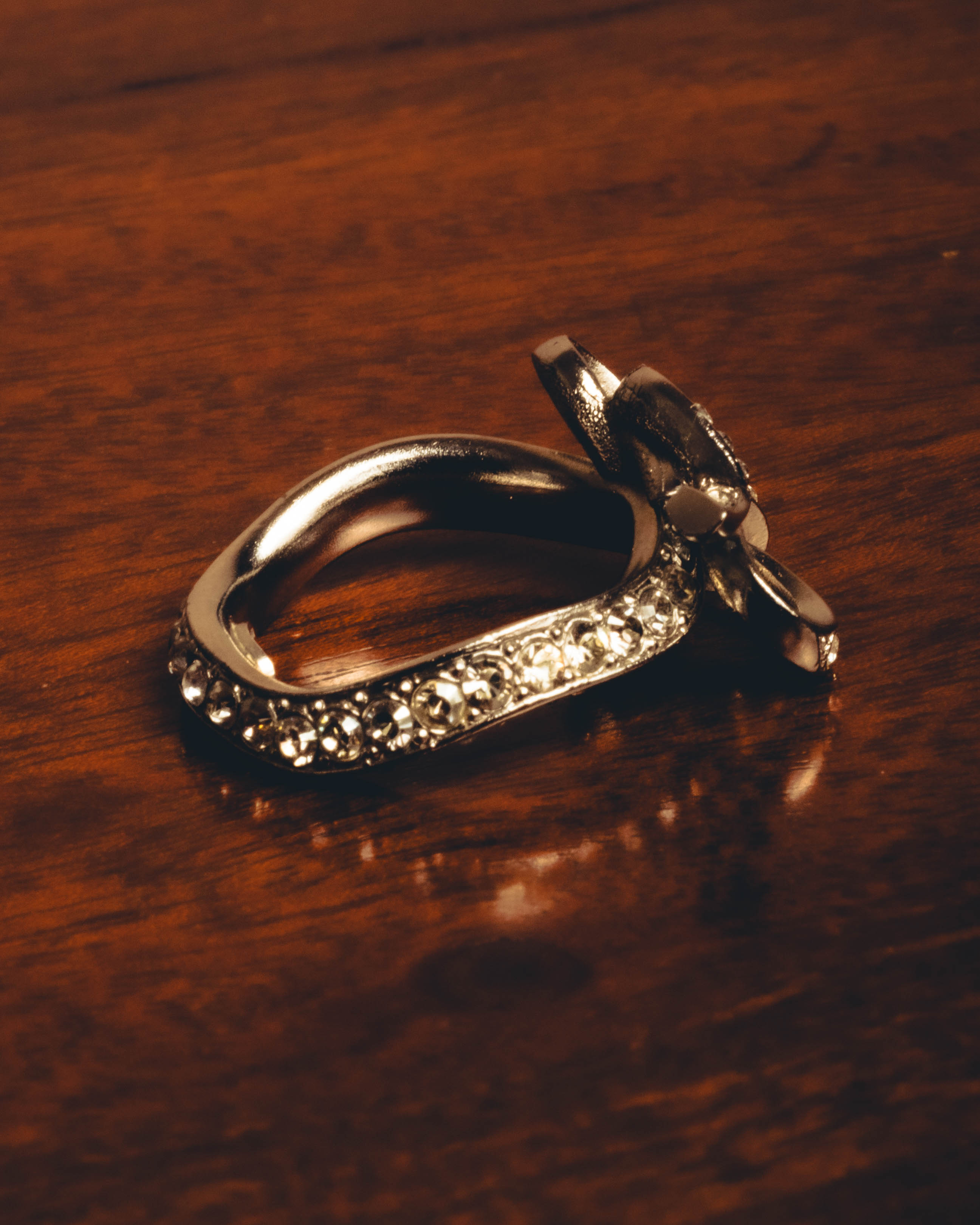 -SPECIAL- "CHANEL" 10AW Sparkling rhinestone bow ring