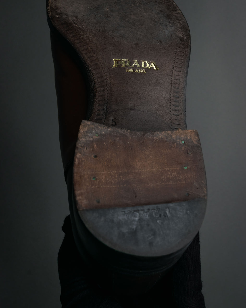 “PRADA” 2013 Burnished brogue chelsea boots