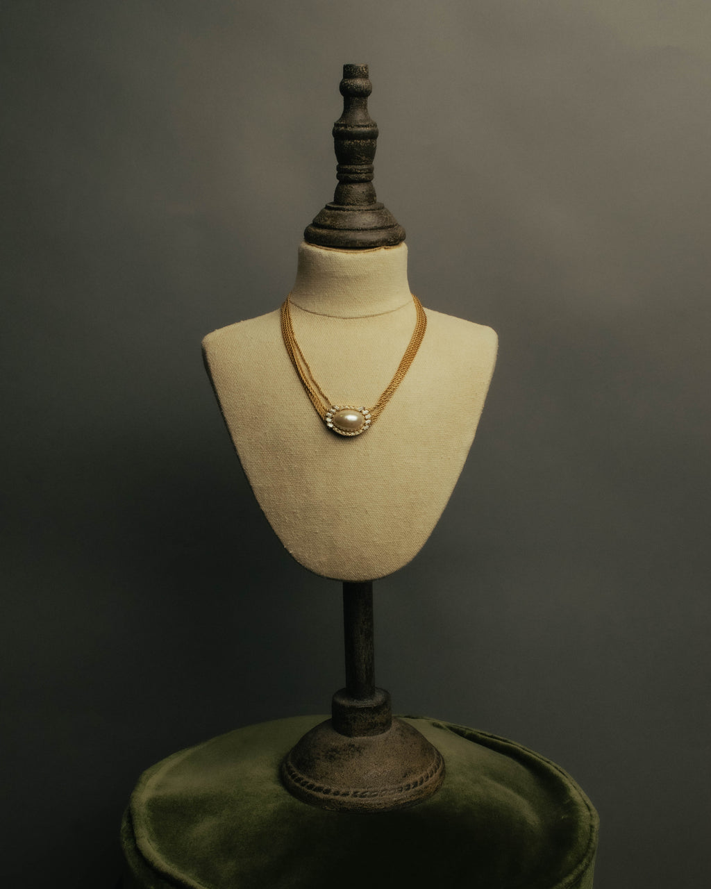 -SPECIAL- “Christian Dior” 80’s-90’s Pearl cabochon multi chain necklace