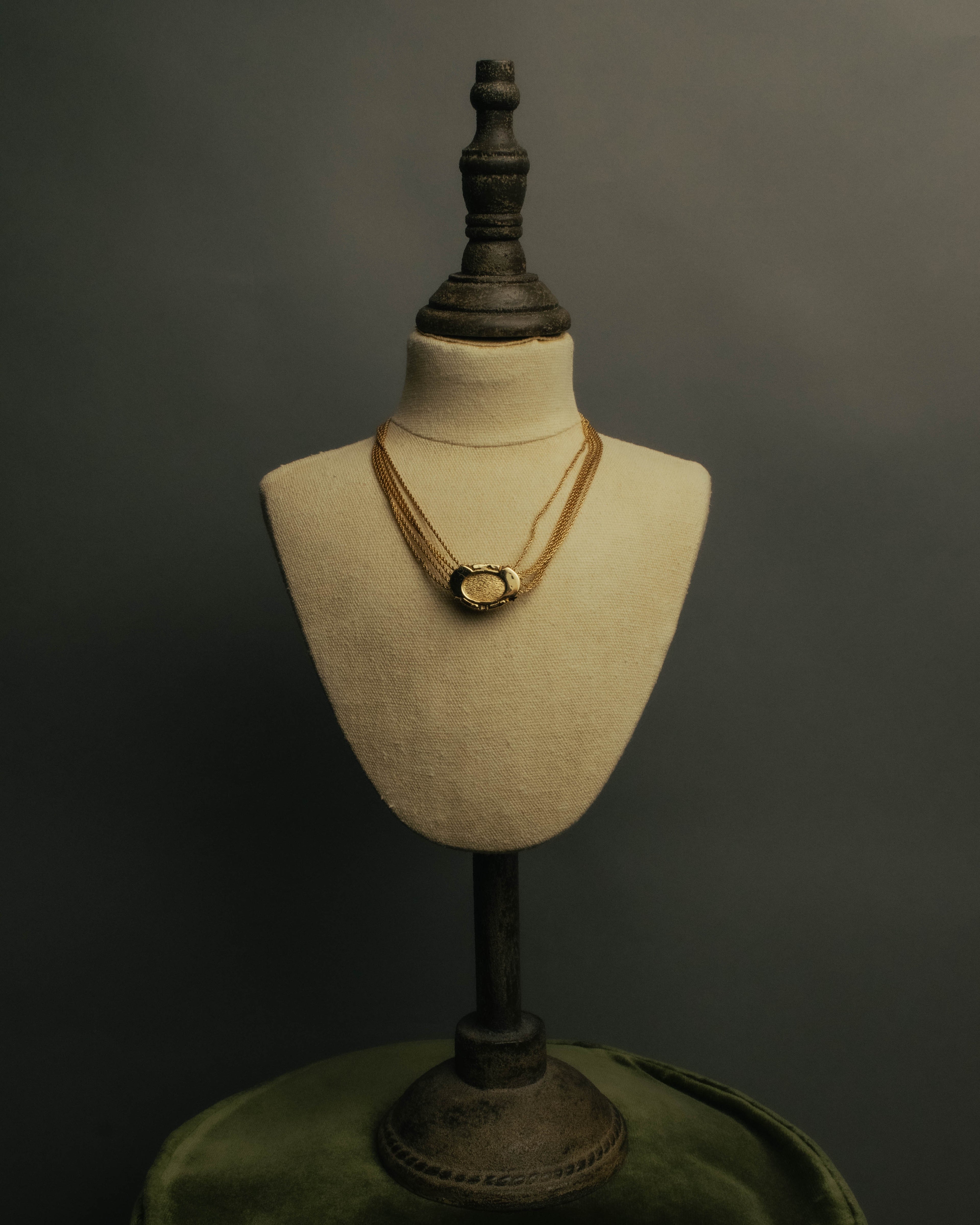 -SPECIAL- “Christian Dior” 80’s-90’s Pearl cabochon multi chain necklace