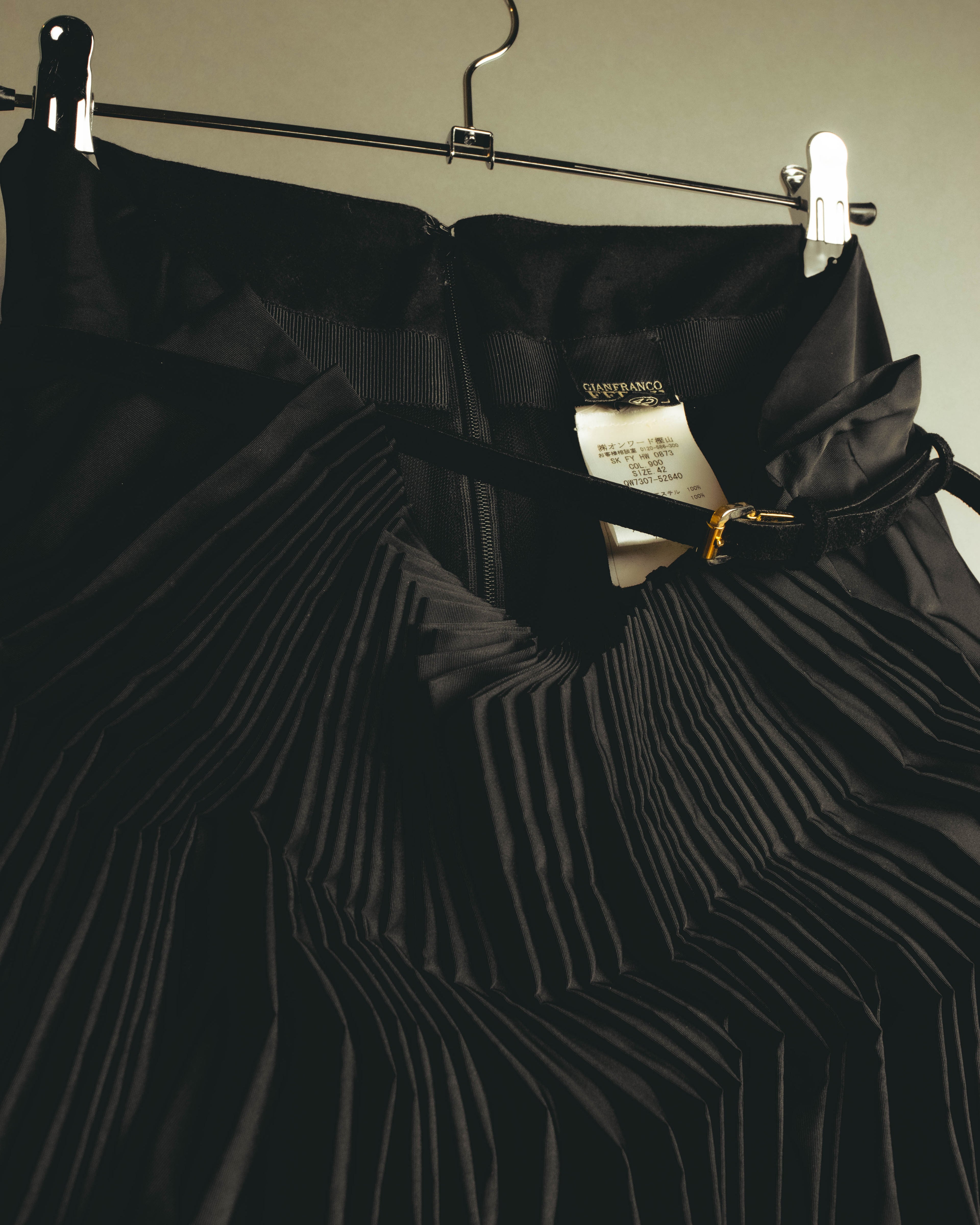–SPECIAL– GIANFRANCO FERRE 00's Dramatic pleated maxi skirt