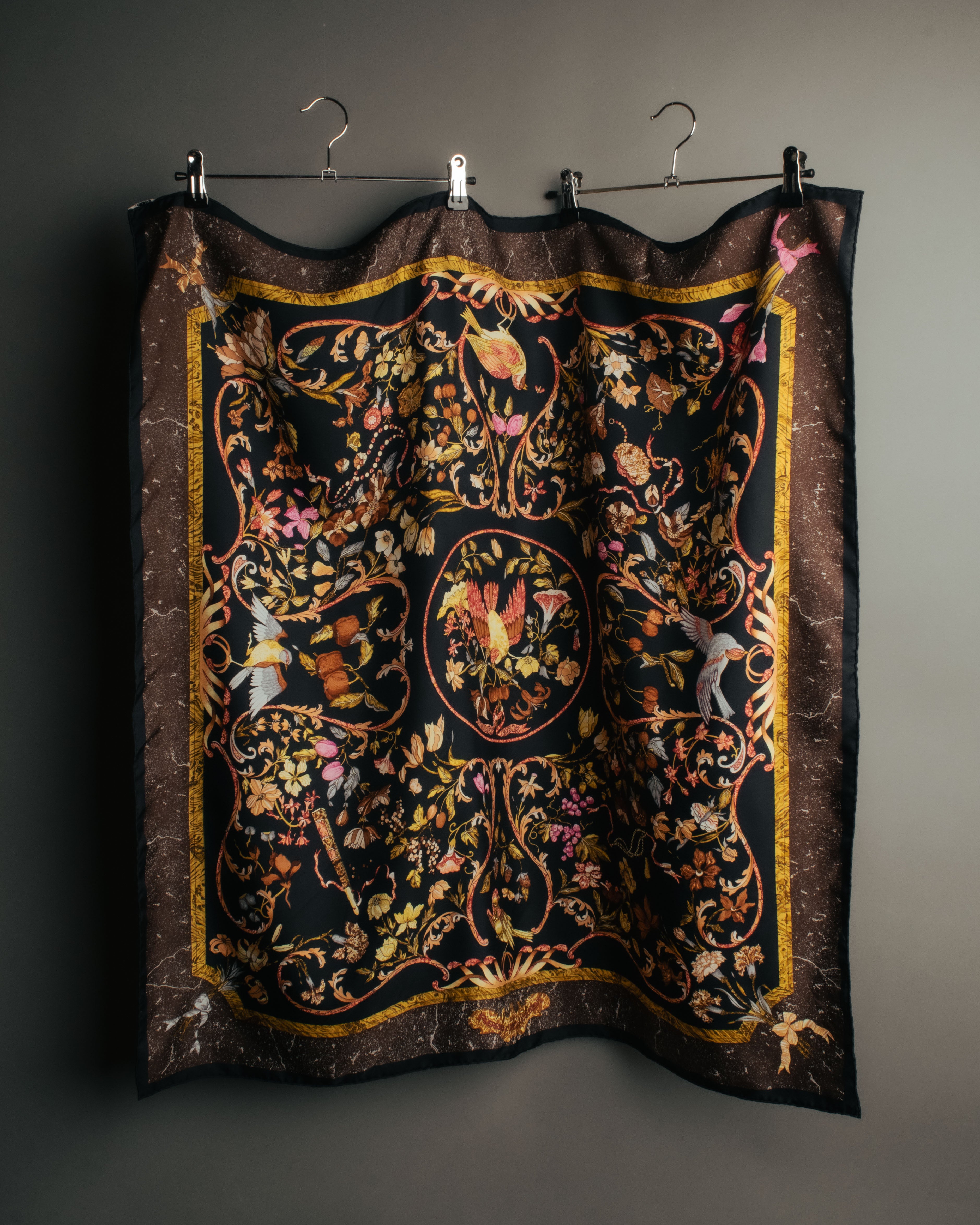 -SPECIAL- “HERMÈS“ 90’s Pierres d’orient et d’occident silk scarf