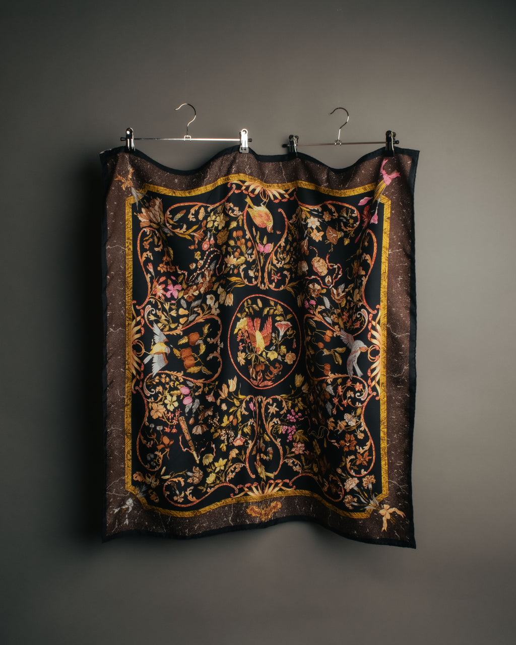 -SPECIAL- “HERMÈS“ 90’s Pierres d’orient et d’occident silk scarf
