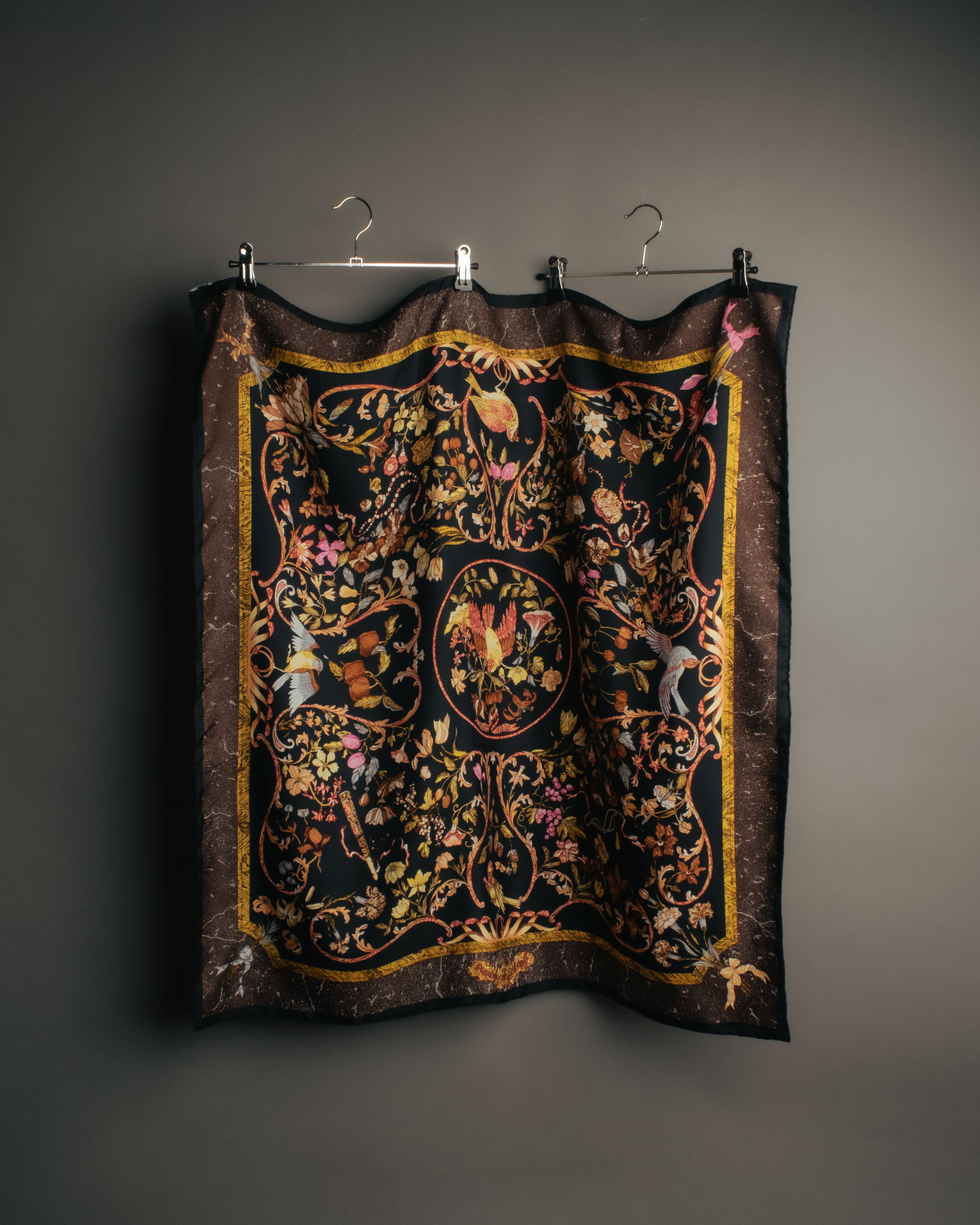-SPECIAL- “HERMÈS“ 90’s Pierres d’orient et d’occident silk scarf