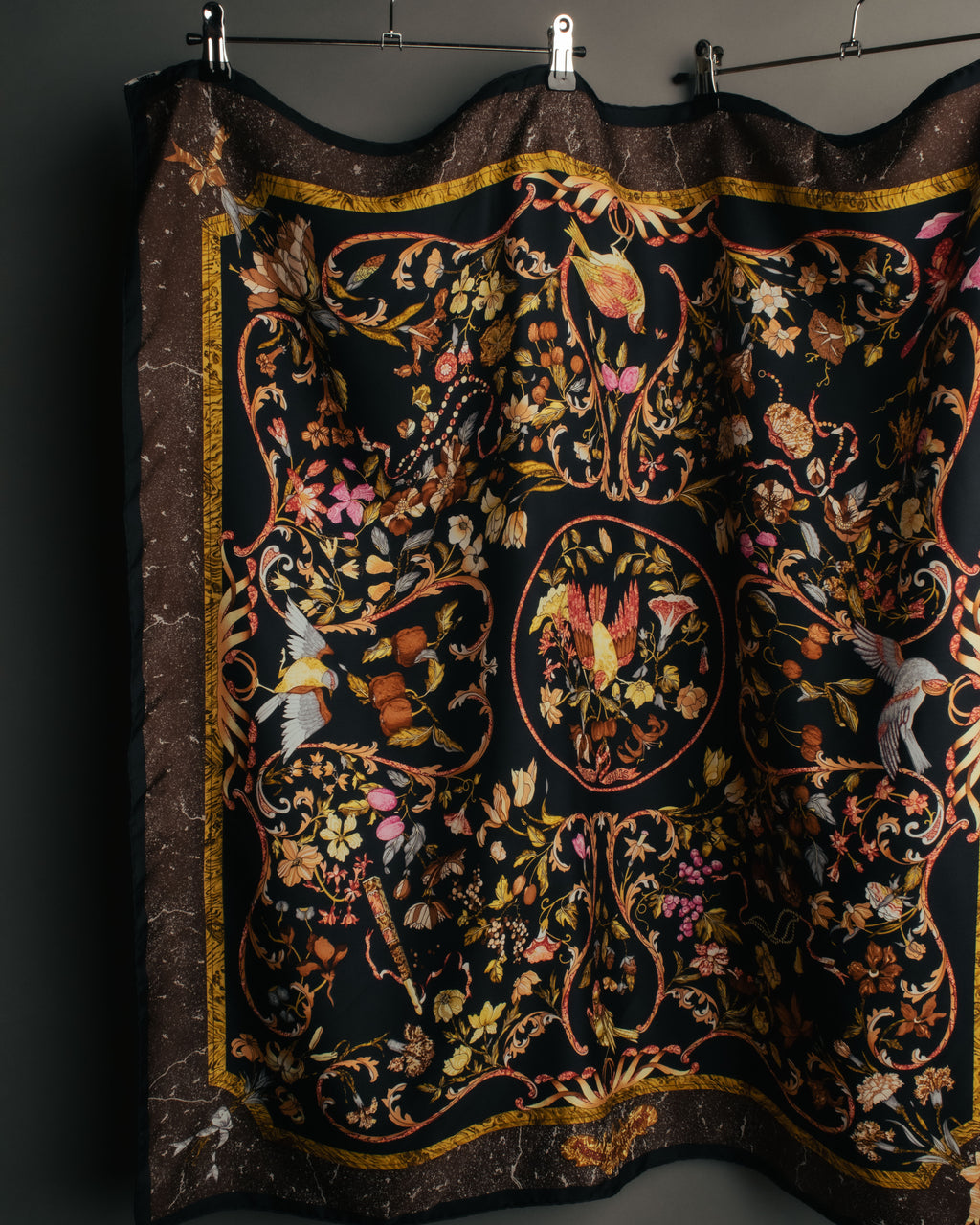 -SPECIAL- “HERMÈS“ 90’s Pierres d’orient et d’occident silk scarf