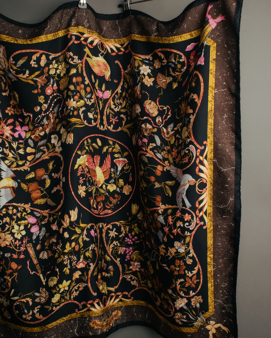-SPECIAL- “HERMÈS“ 90’s Pierres d’orient et d’occident silk scarf