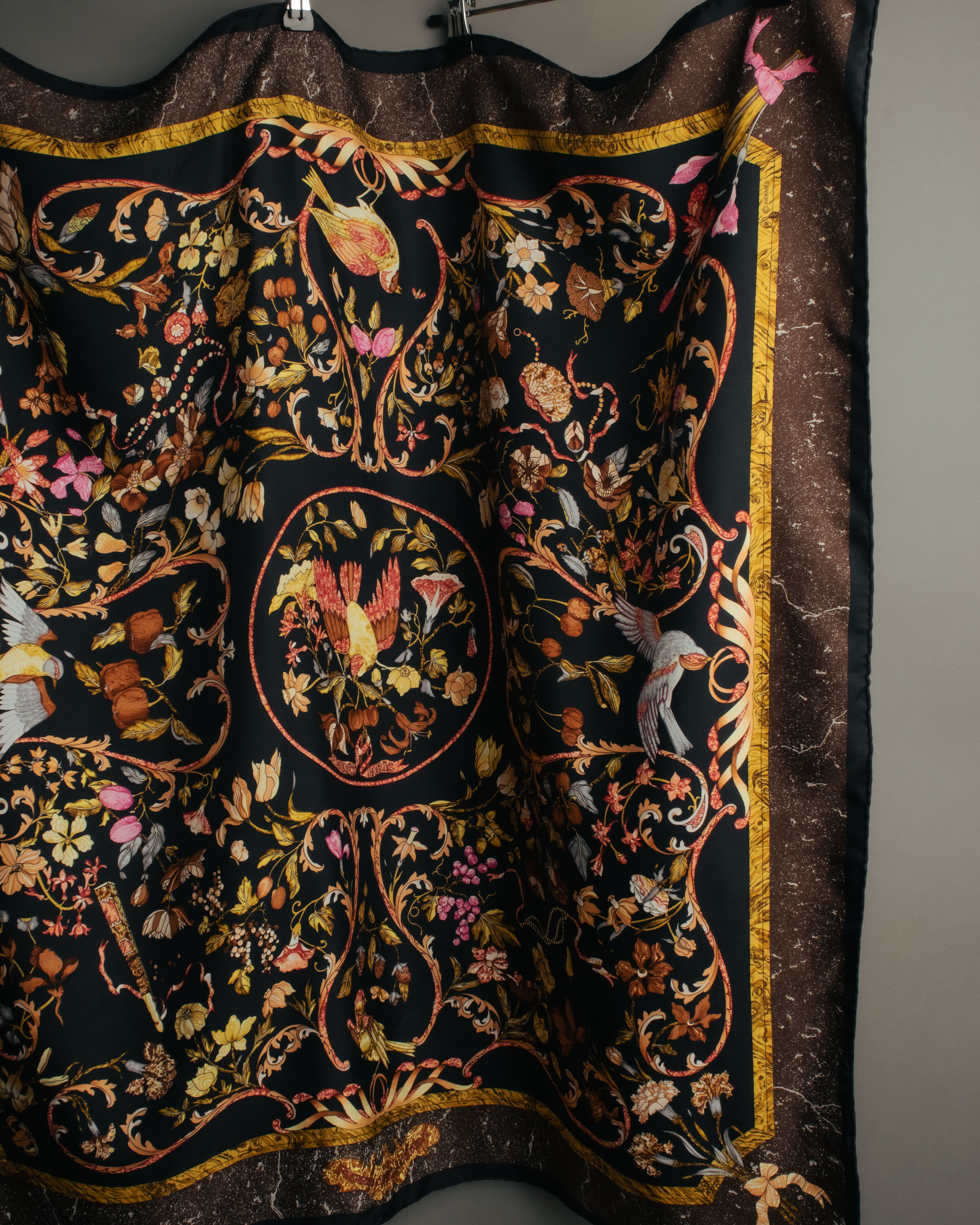-SPECIAL- “HERMÈS“ 90’s Pierres d’orient et d’occident silk scarf