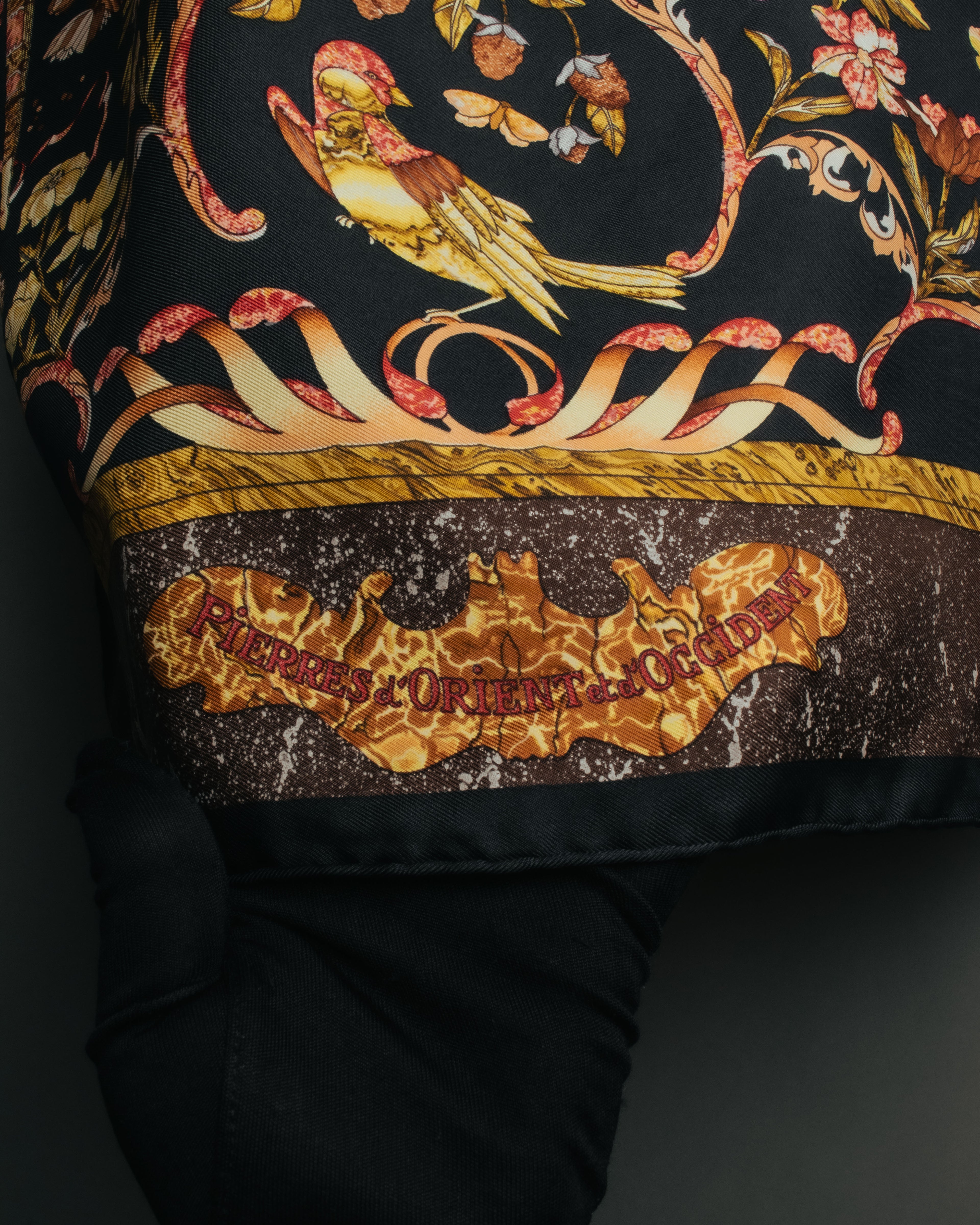 -SPECIAL- “HERMÈS“ 90’s Pierres d’orient et d’occident silk scarf