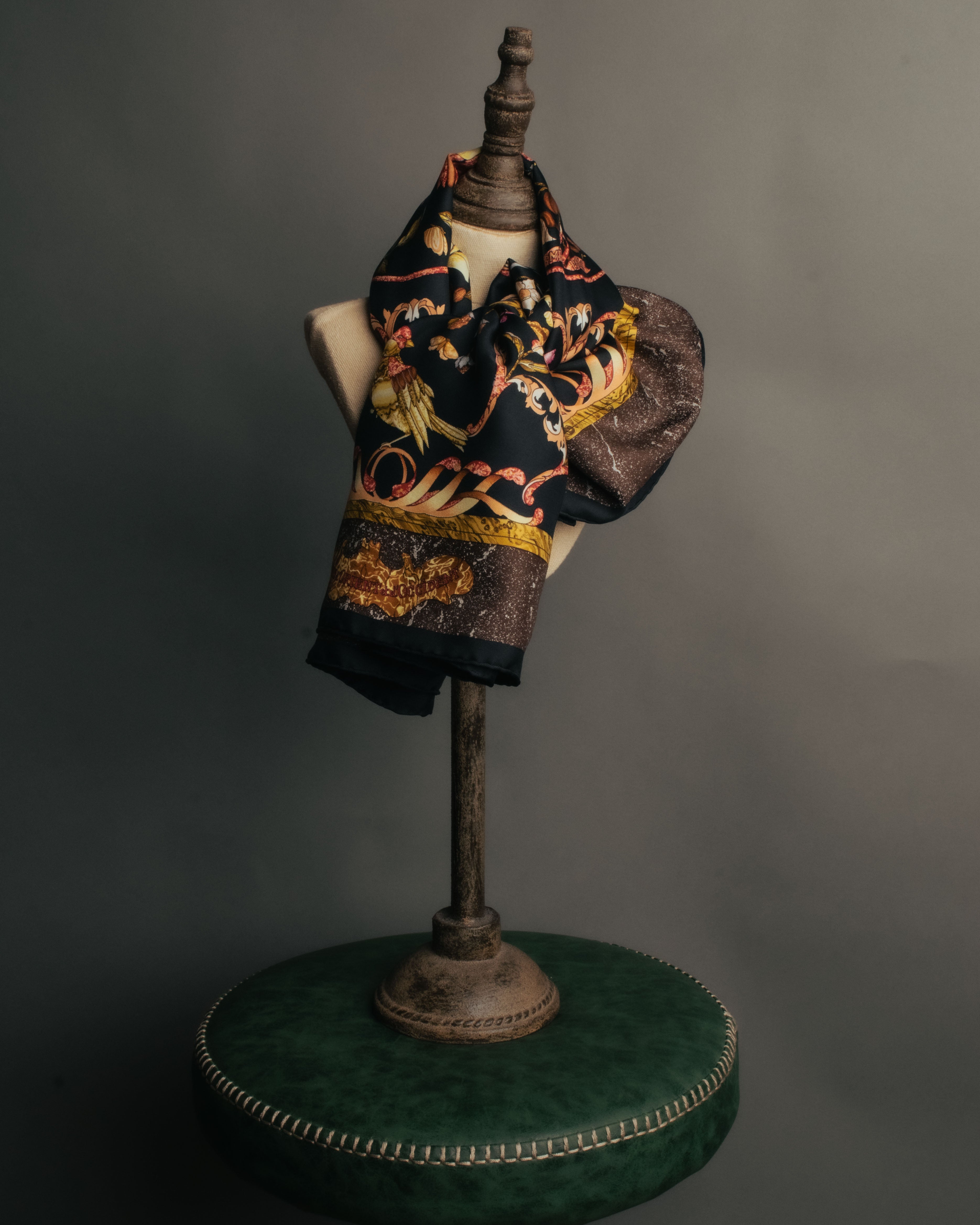 -SPECIAL- “HERMÈS“ 90’s Pierres d’orient et d’occident silk scarf