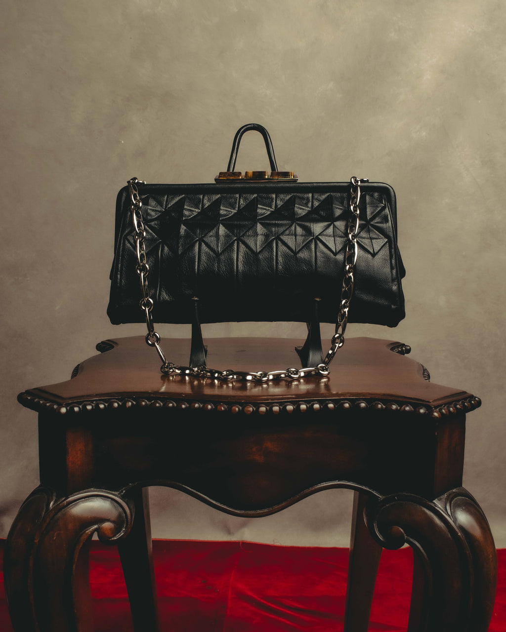“Salvatore Ferragamo“ 2008-2010 Origami pleated leather chain frame bag