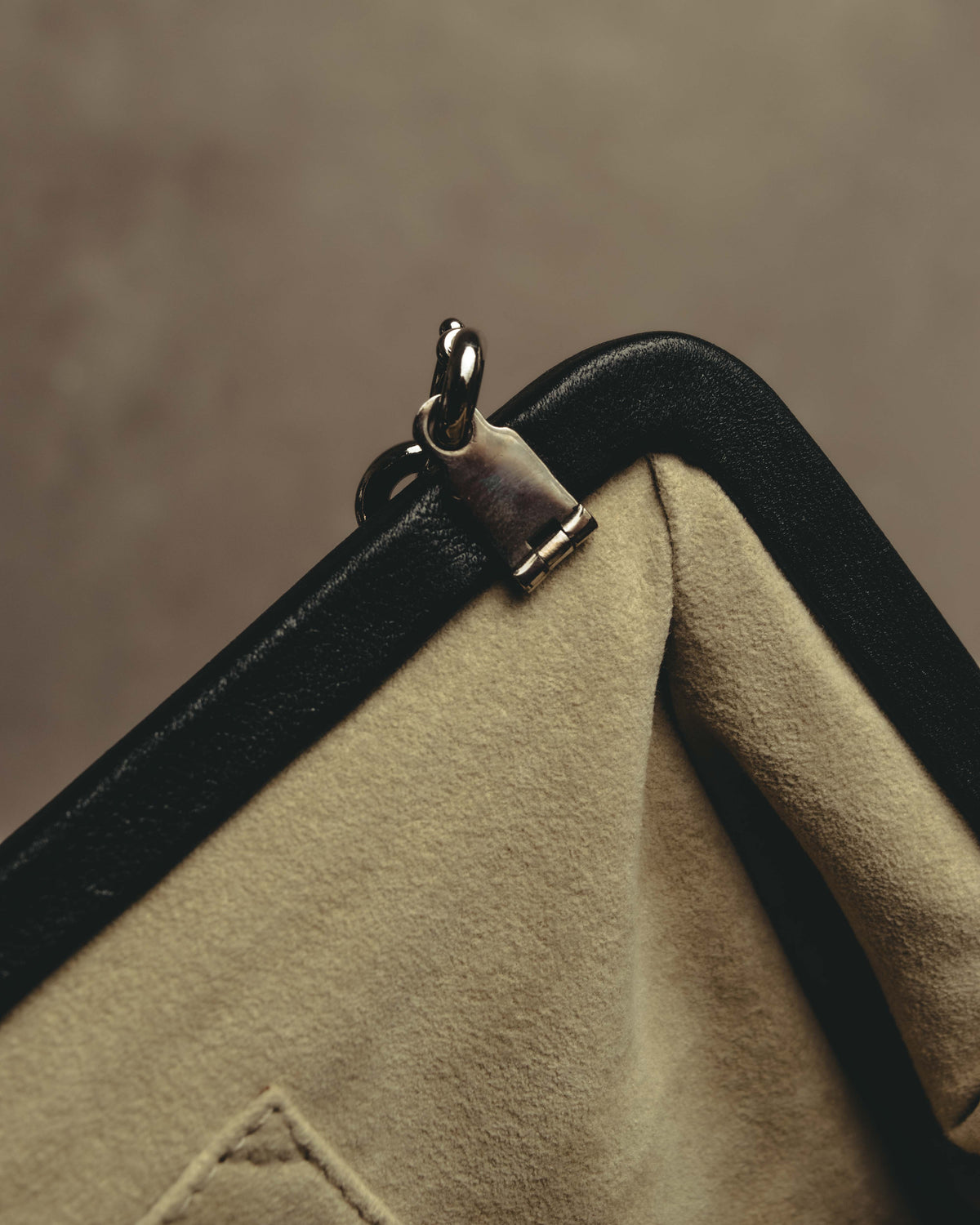 “Salvatore Ferragamo“ 2008-2010 Origami pleated leather chain frame bag
