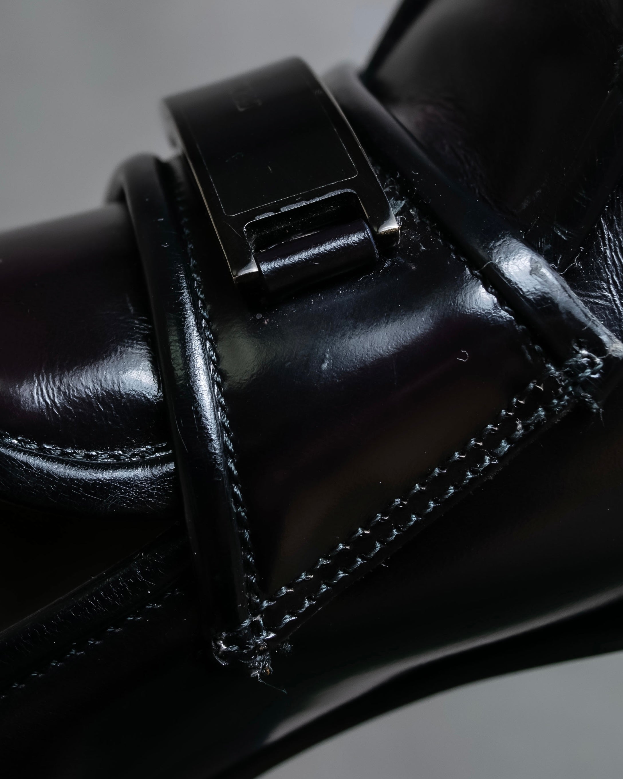 "PRADA" Metal band design leather heel loafers