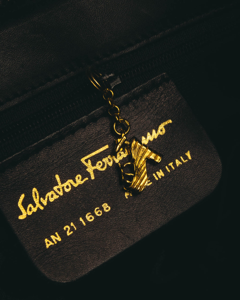 "Salvatore Ferragamo" 90's-00's Elegant leather 2 way handbag