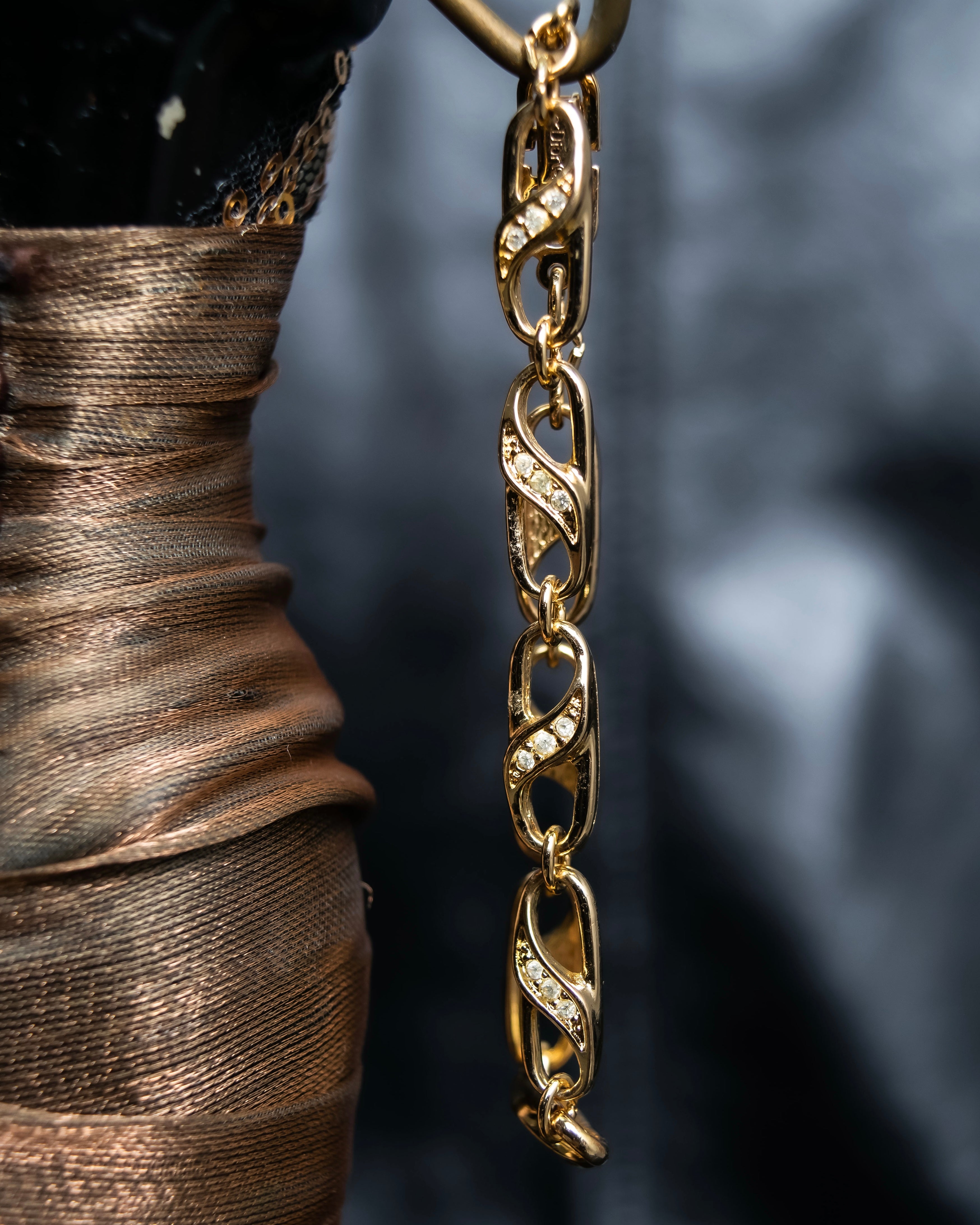 "DIOR" Oval chain rhinestone studded bracelet