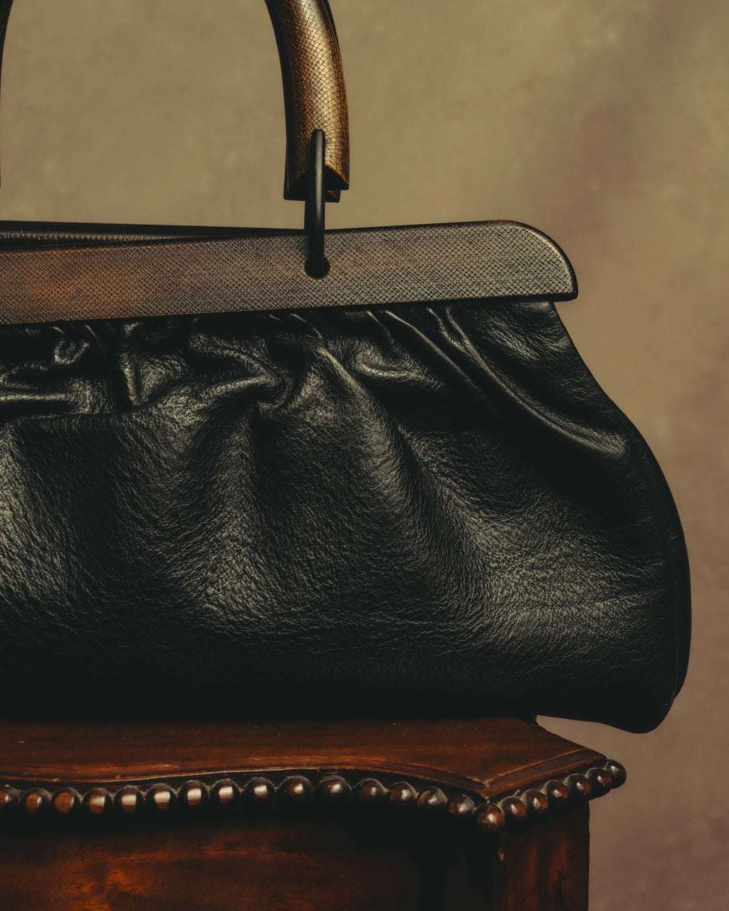 -SPECIAL- “GUCCI“ 90’s-00’s Structured frame gathered leather handbag