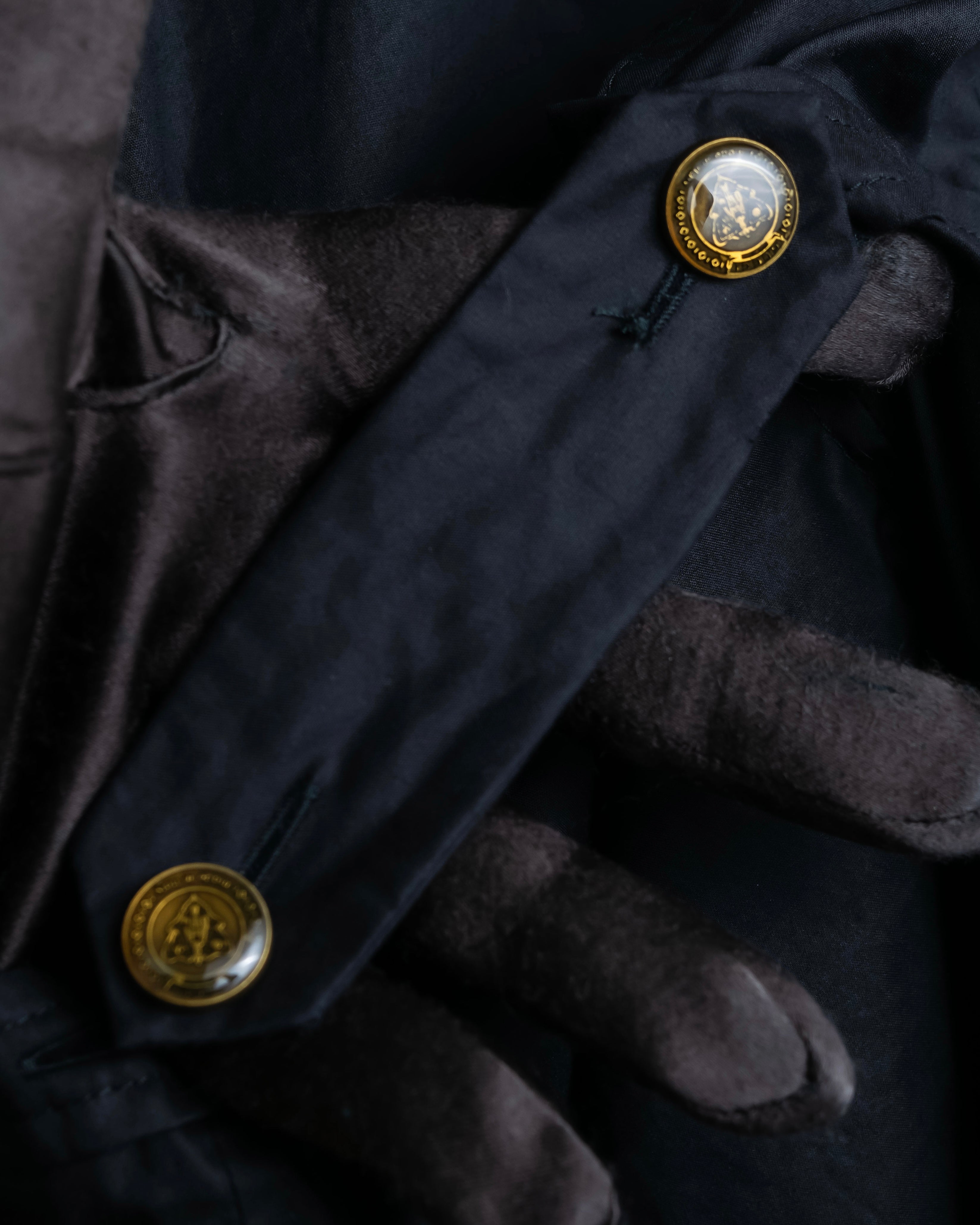 "GUCCI" No collar design gold button accents blouse