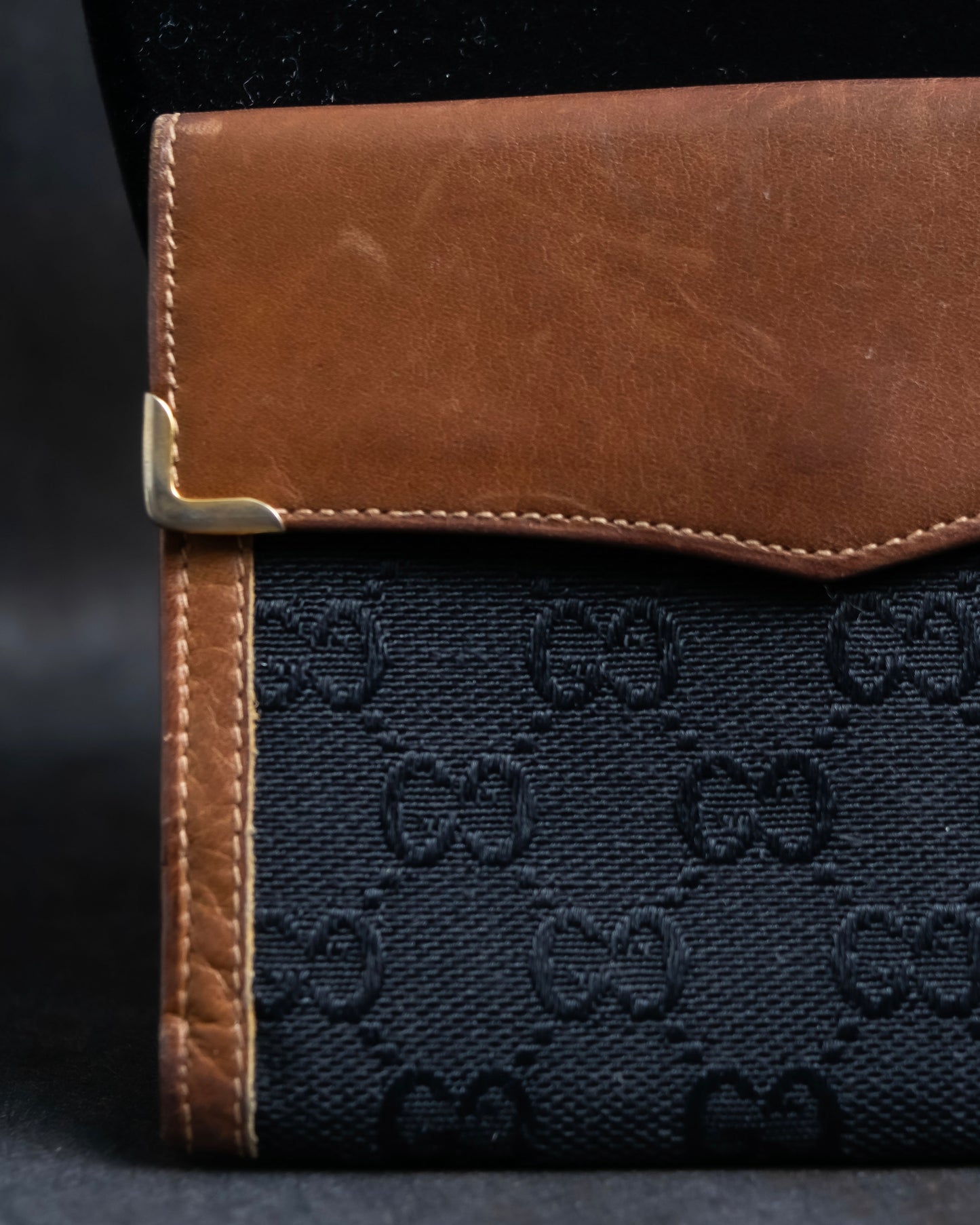 "GUCCI" Interlocking G motif bi fold wallet