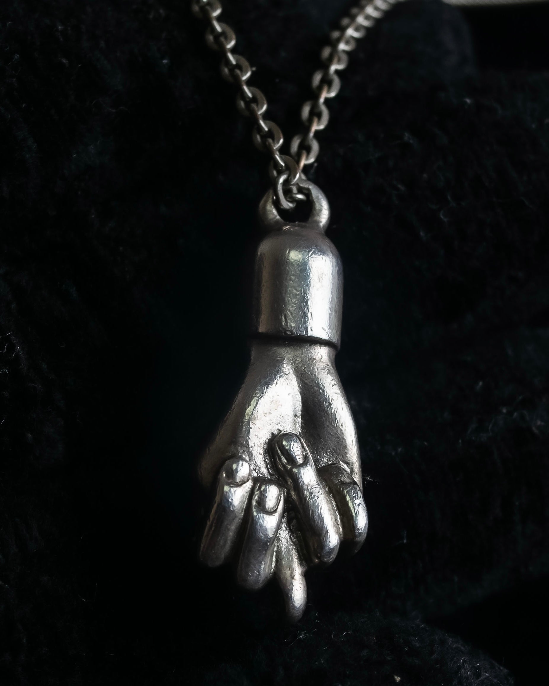 "Vivienne Westwood" Praying hands motif silver necklace