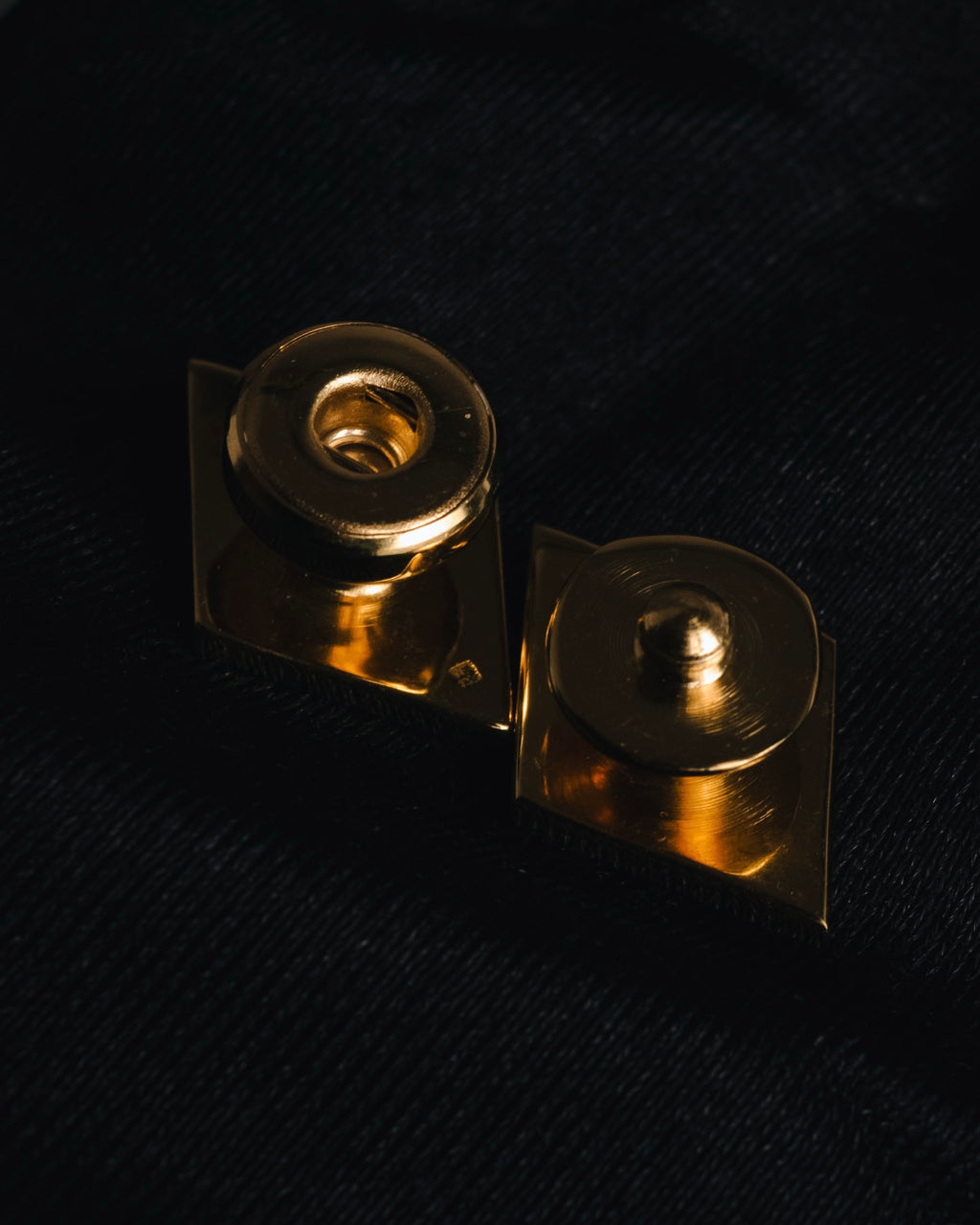 "HERMES" 90’s-00’s diamond inlay lizard cufflinks