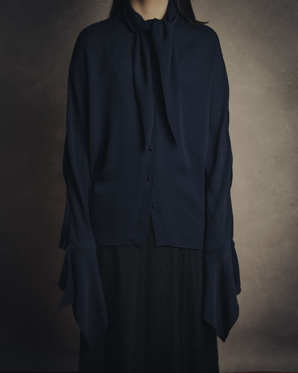 –SPECIAL– “BALENCIAGA” 2016 season Scarf collar extended sleeve blouse