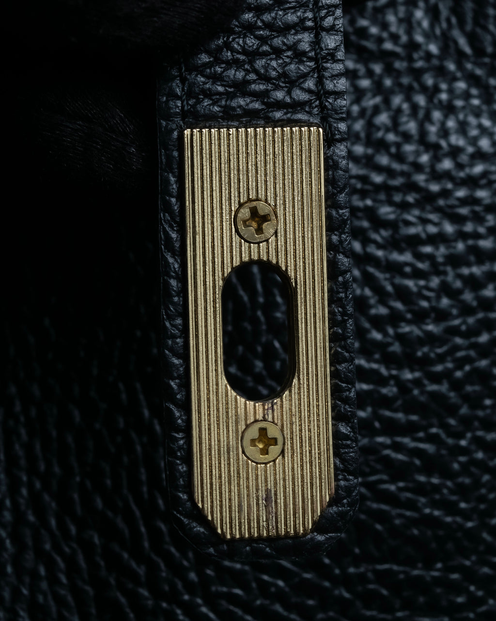 "AULENTTI" Gold closure belt design leather 2-way bag