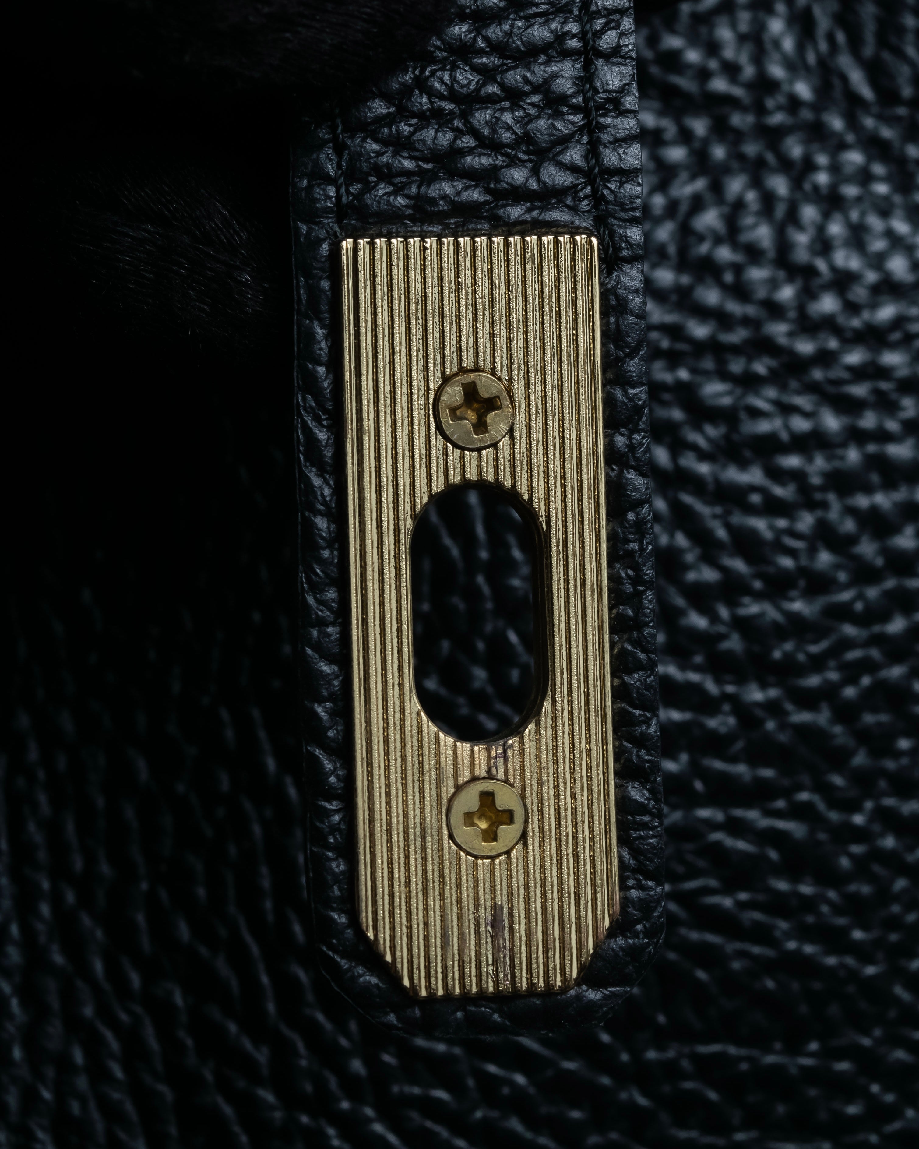 "AULENTTI" Gold closure belt design leather 2-way bag