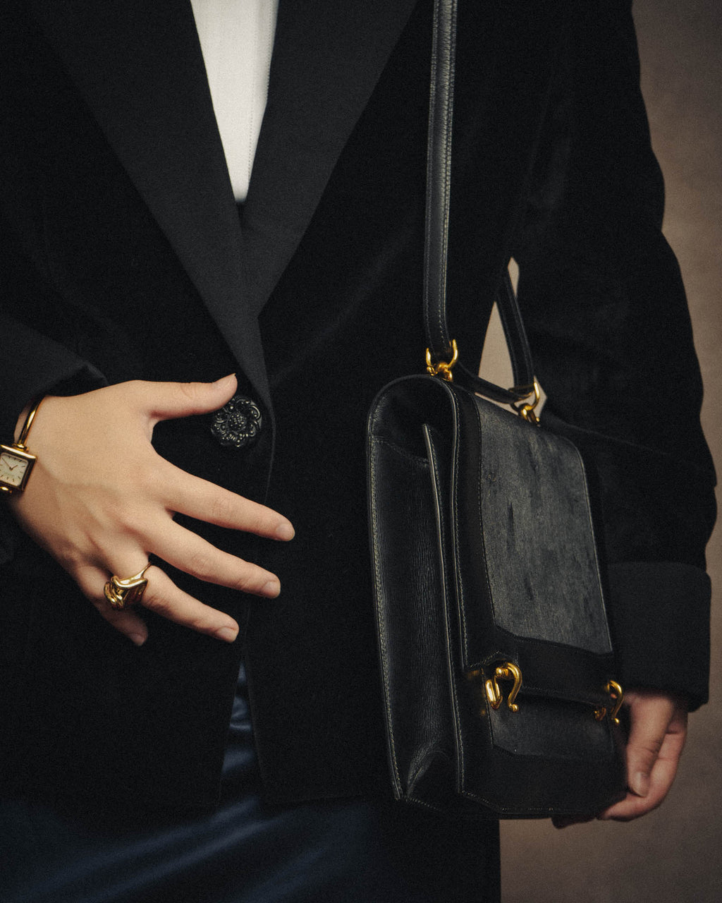 -SPECIAL- “HERMÈS” 80’s-90’s Camargue black leather and canvas shoulder bag