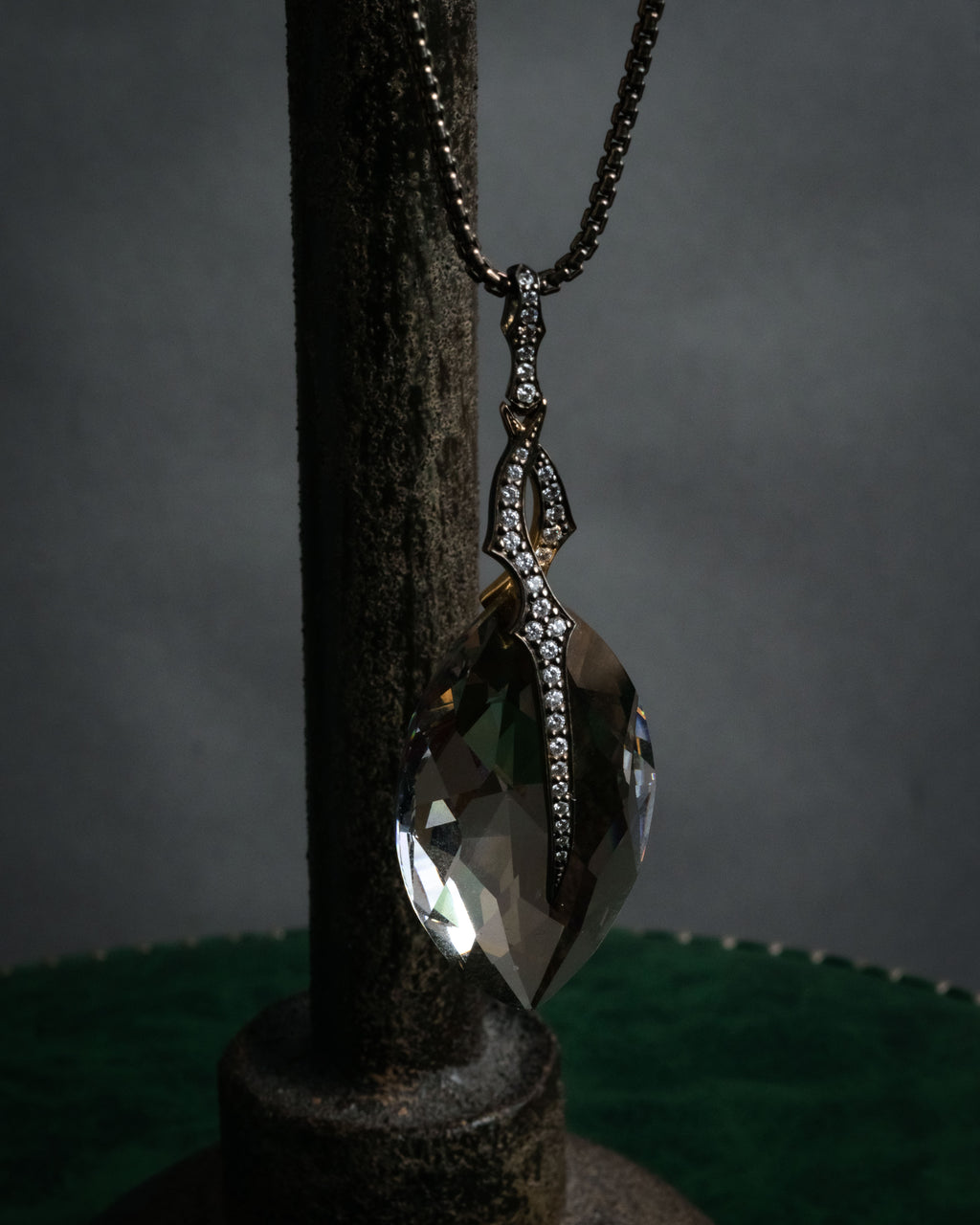 “Stephen Webster” 2000-2010 Crystal haze pendant necklace