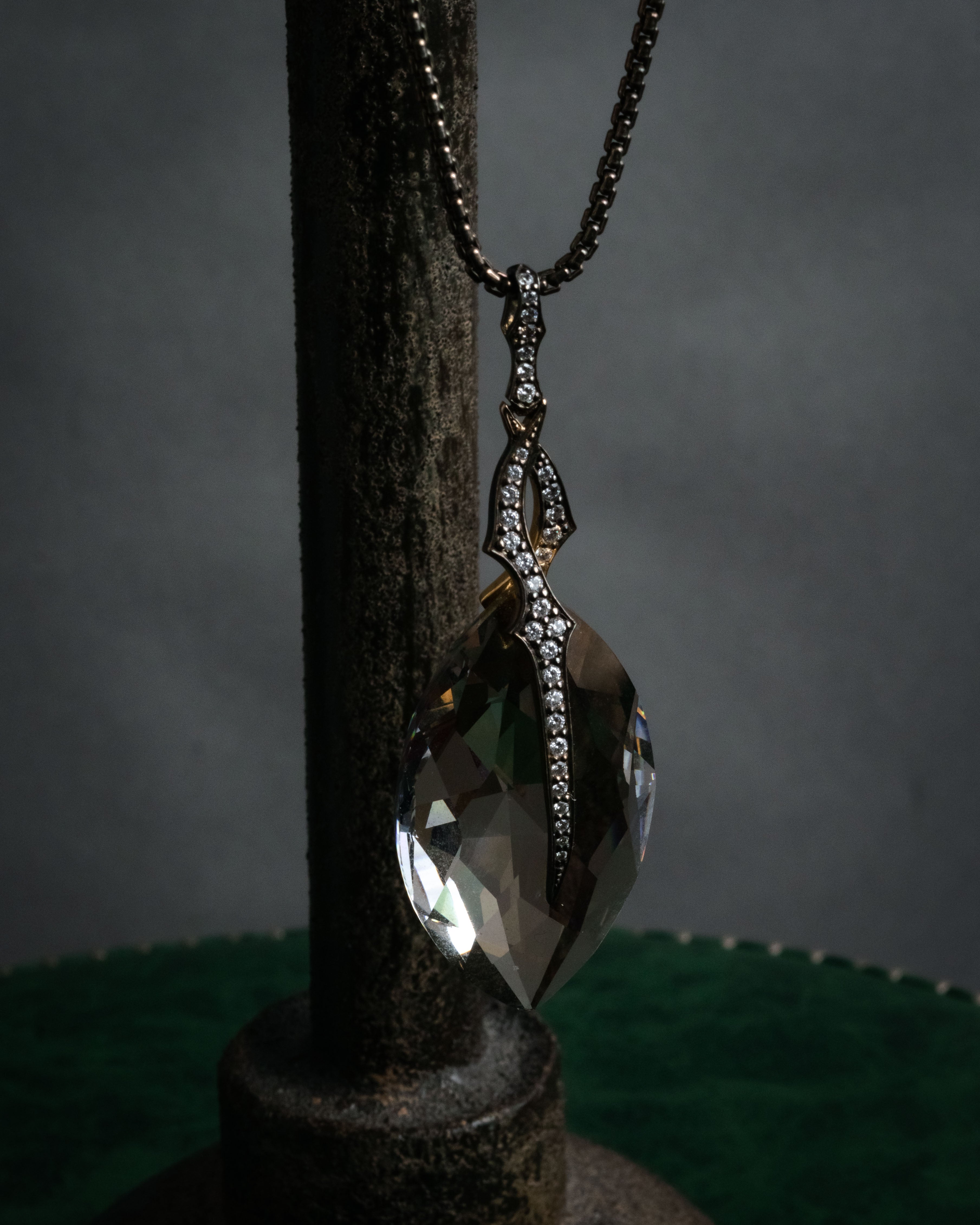 “Stephen Webster” 2000-2010 Crystal haze pendant necklace