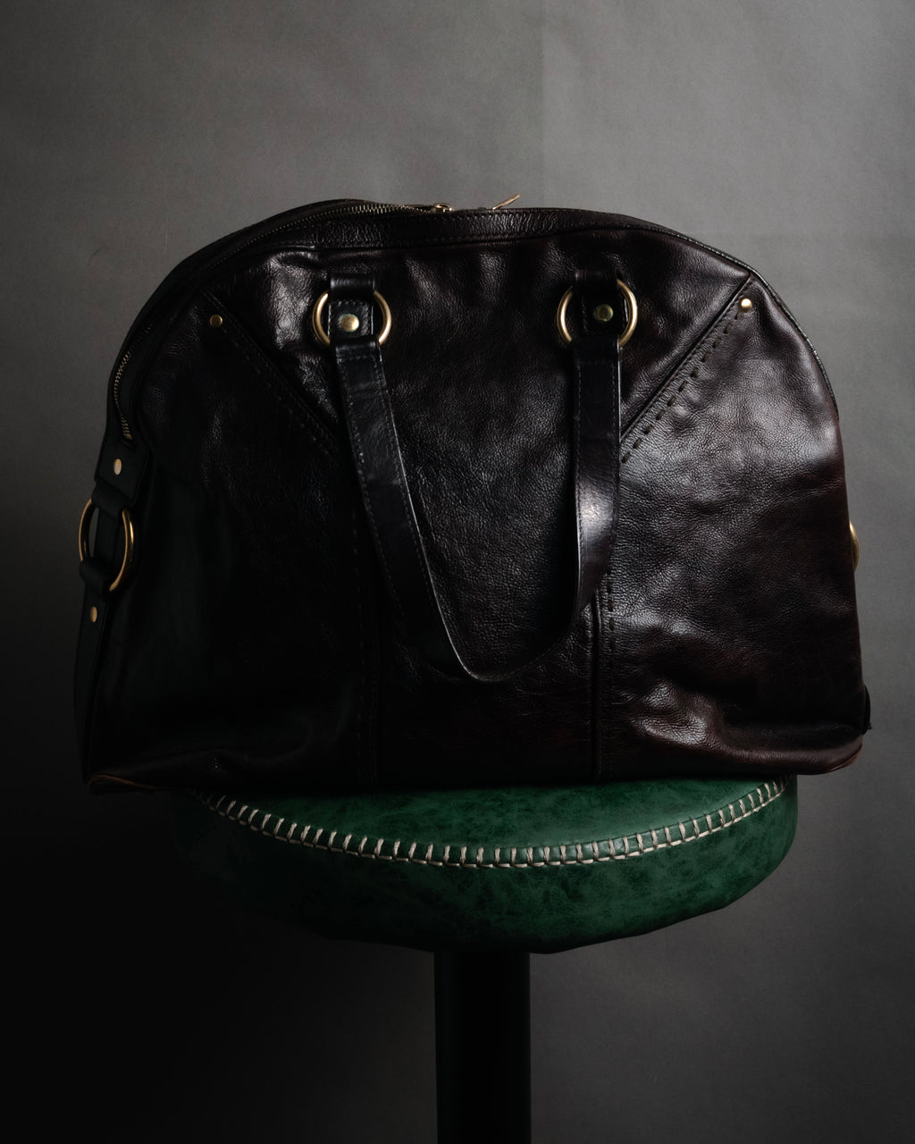 “Yves Saint Laurent rive gauche”
00’s Muse grained leather boston bag