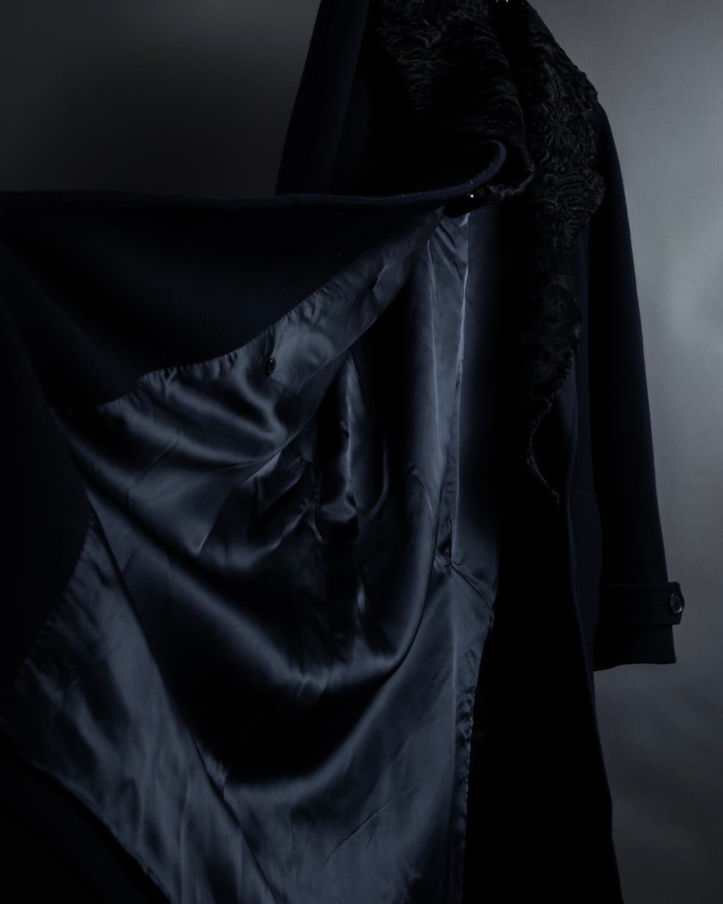 -SPECIAL- "CARUSO"
 Fur collar design belted melton coat