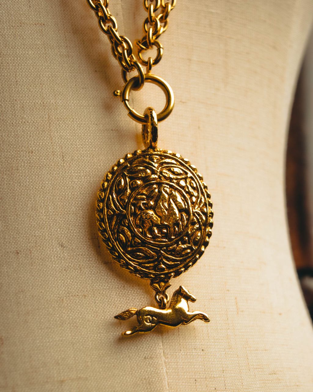 -SPECIAL- “CHANEL” 90’s-00’s Horse motif medallion chain necklace