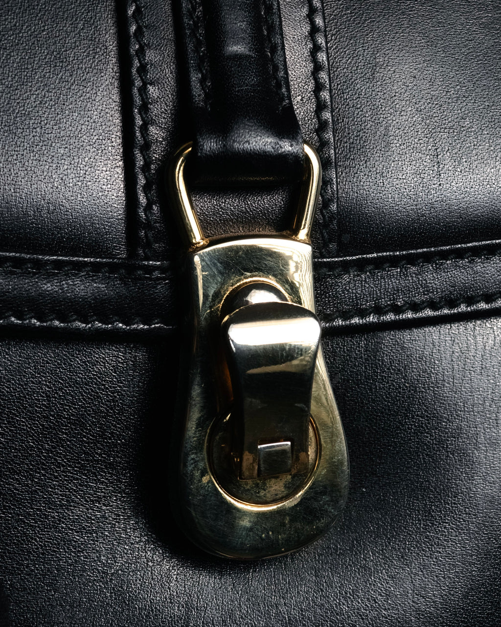 "GUCCI" 70’s boutique push lock box calf shoulder bag