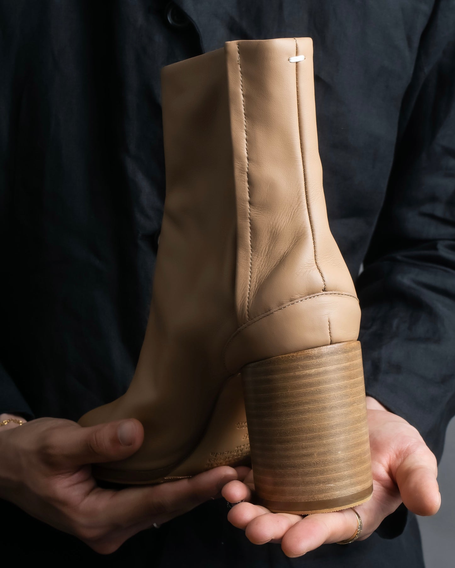 "MAISON MARGIELA" Calf leather beige color tabi boots