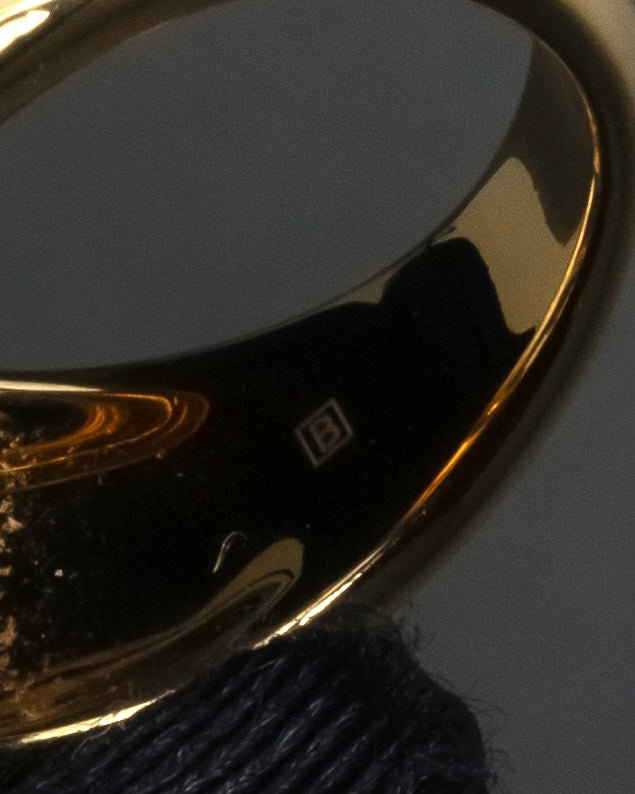 "GUCCI" Coat of arms engraved design ring