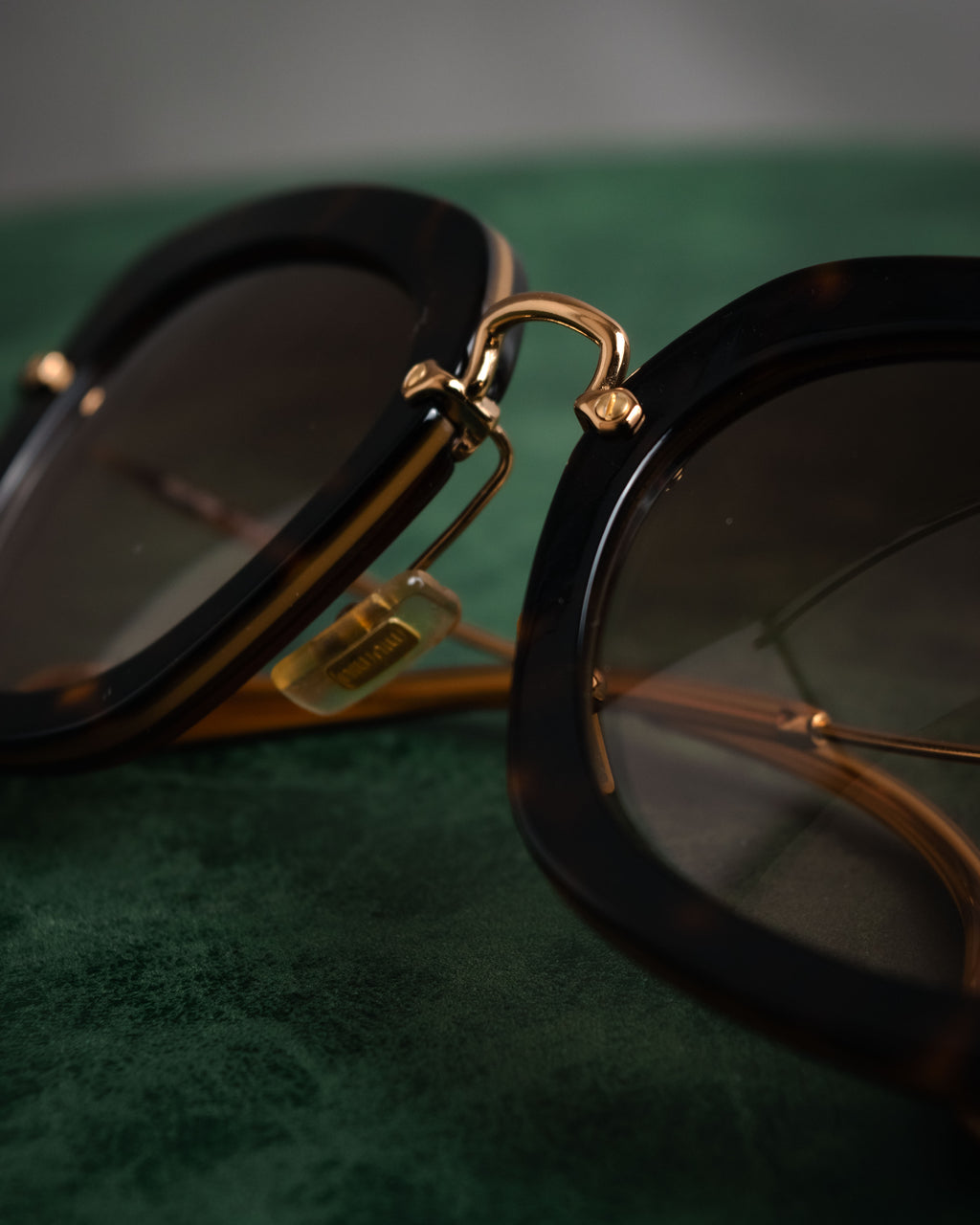 –SPECIAL– “MIU MIU” 2012-2014 Sculptural square sunglasses