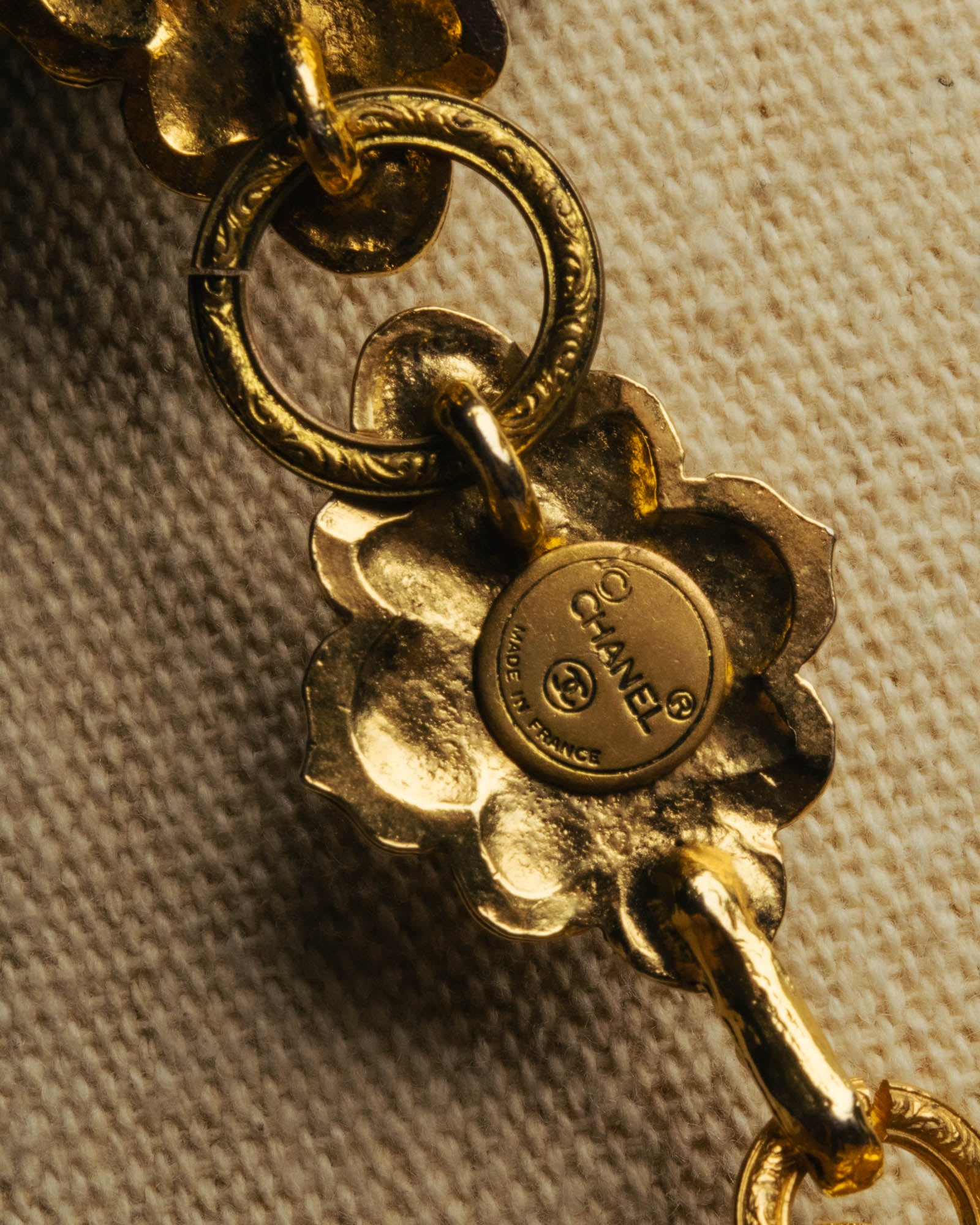 -SPECIAL- “CHANEL” 80’s-90’s ornate gold chain necklace