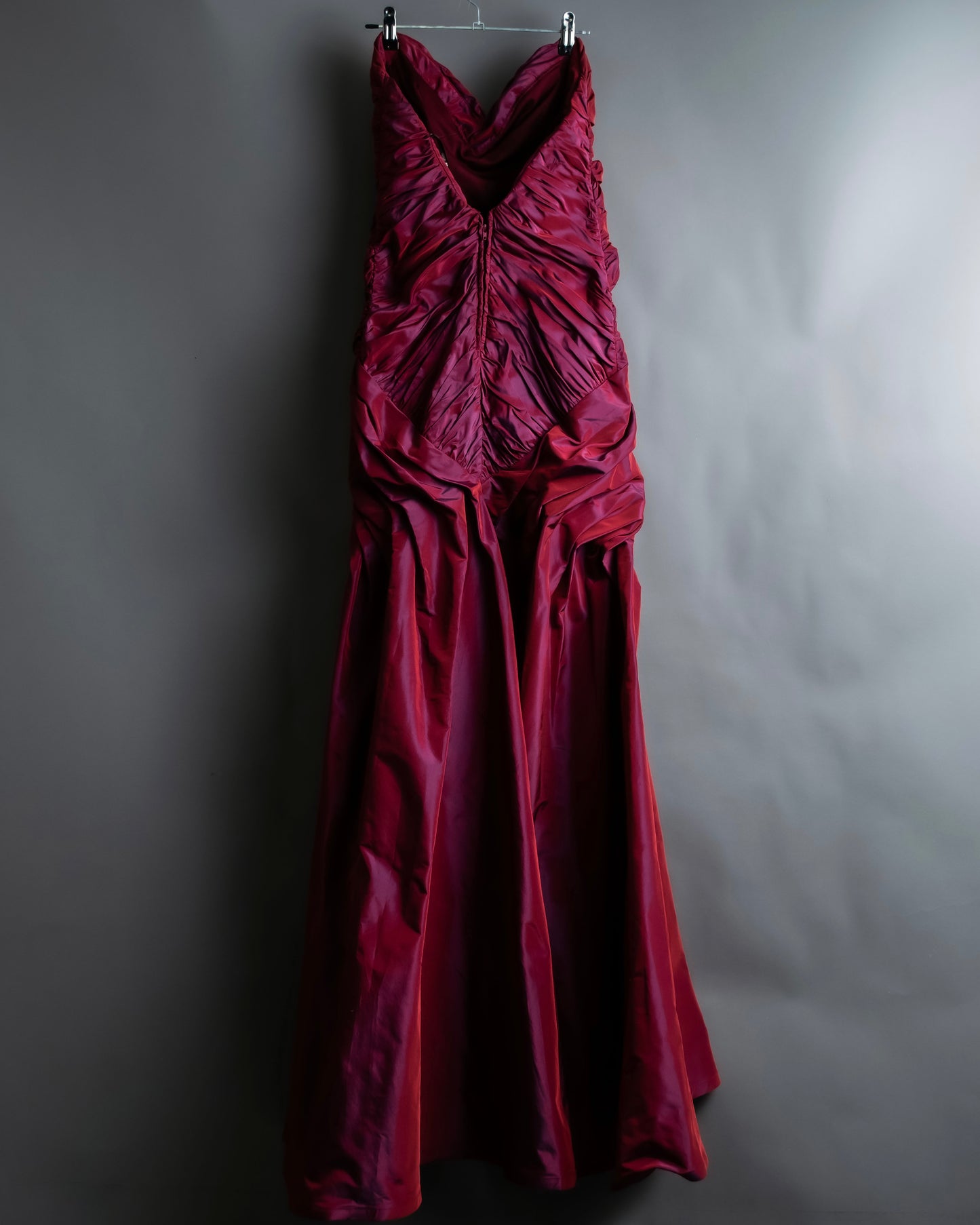 "TADASHI SHOJI" Beautiful color gathered design dress