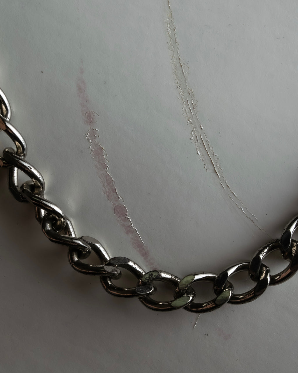 "YVES SAINT LAURENT" Clasp design chain shoulder patent leather bag