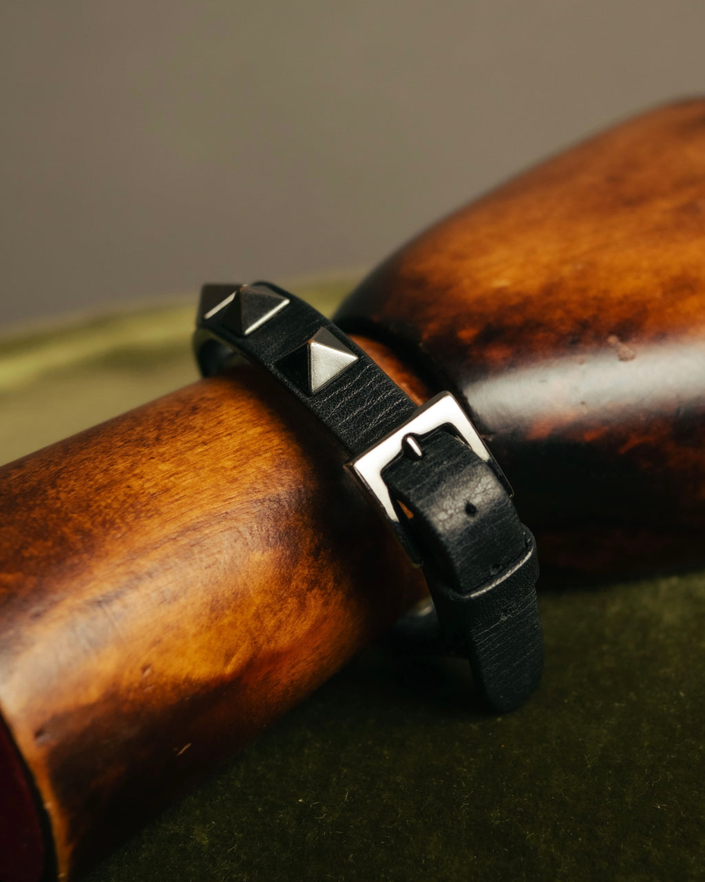 “VALENTINO” 2011-2018 rockstud leather bracelet