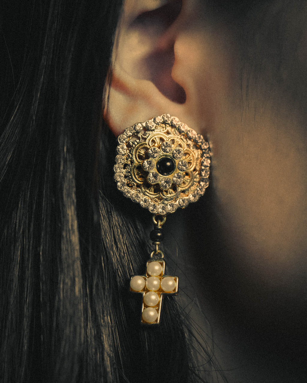 –SPECIAL– "VALENTINO" 80's-90's Ornate clip-on drop earrings